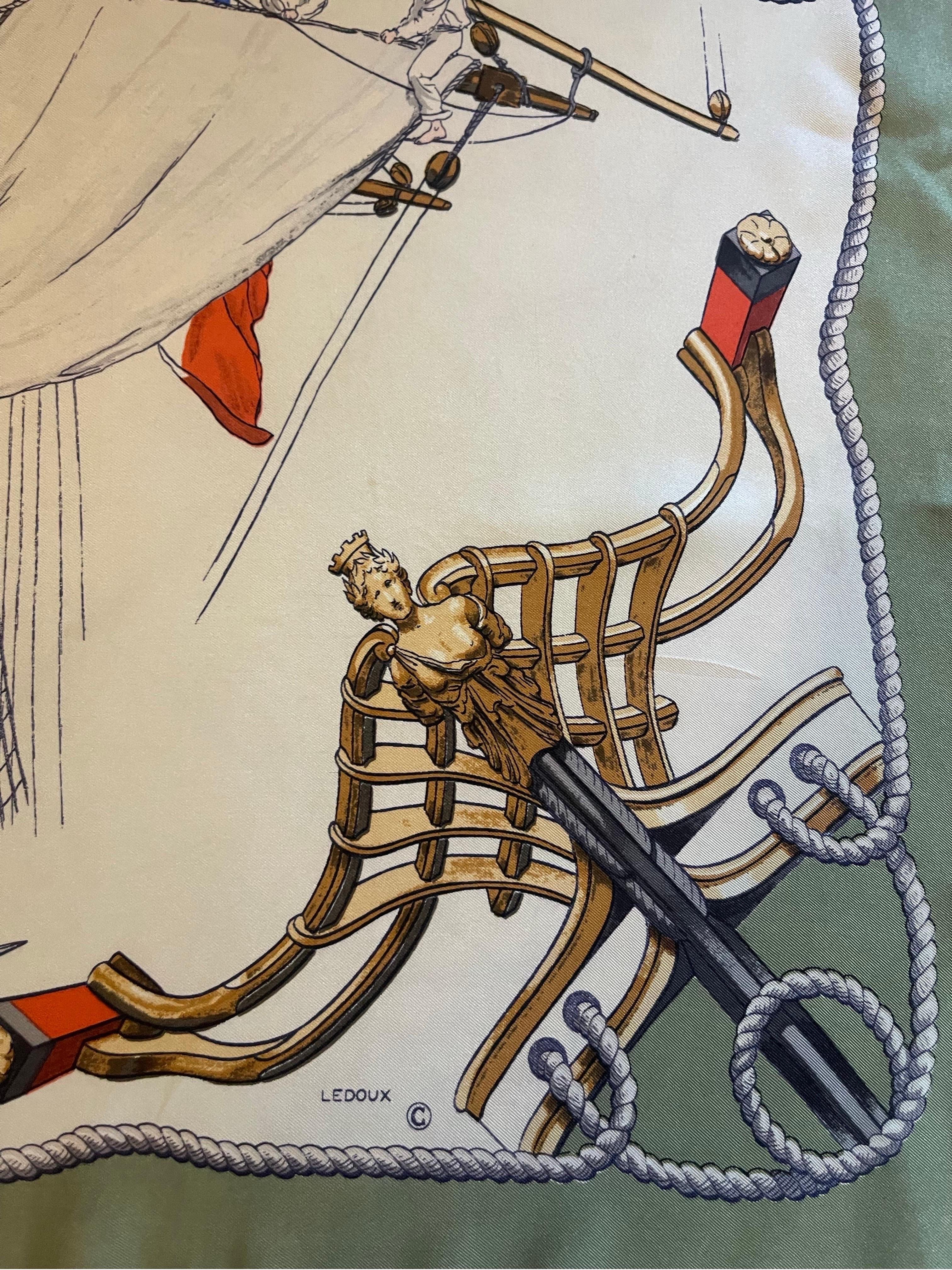 Disegnato da Philippe Ledoux e pubblicato per la prima volta nel 1961, questo foulard rende omaggio alle tradizioni marittime. Il termine 