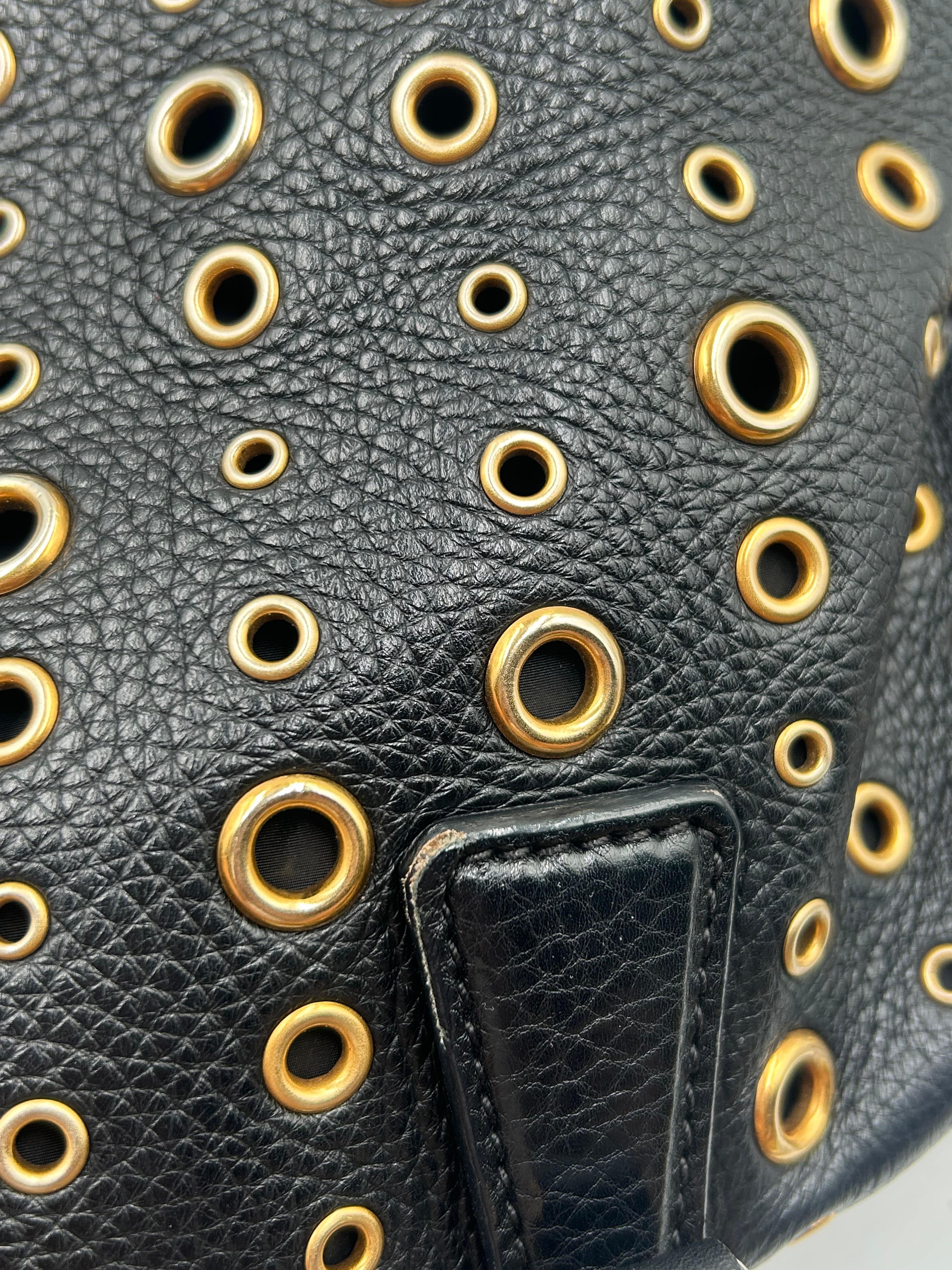 Prada Borsa Bauletto con occhiello in pelle e tonalità oro in vendita 10