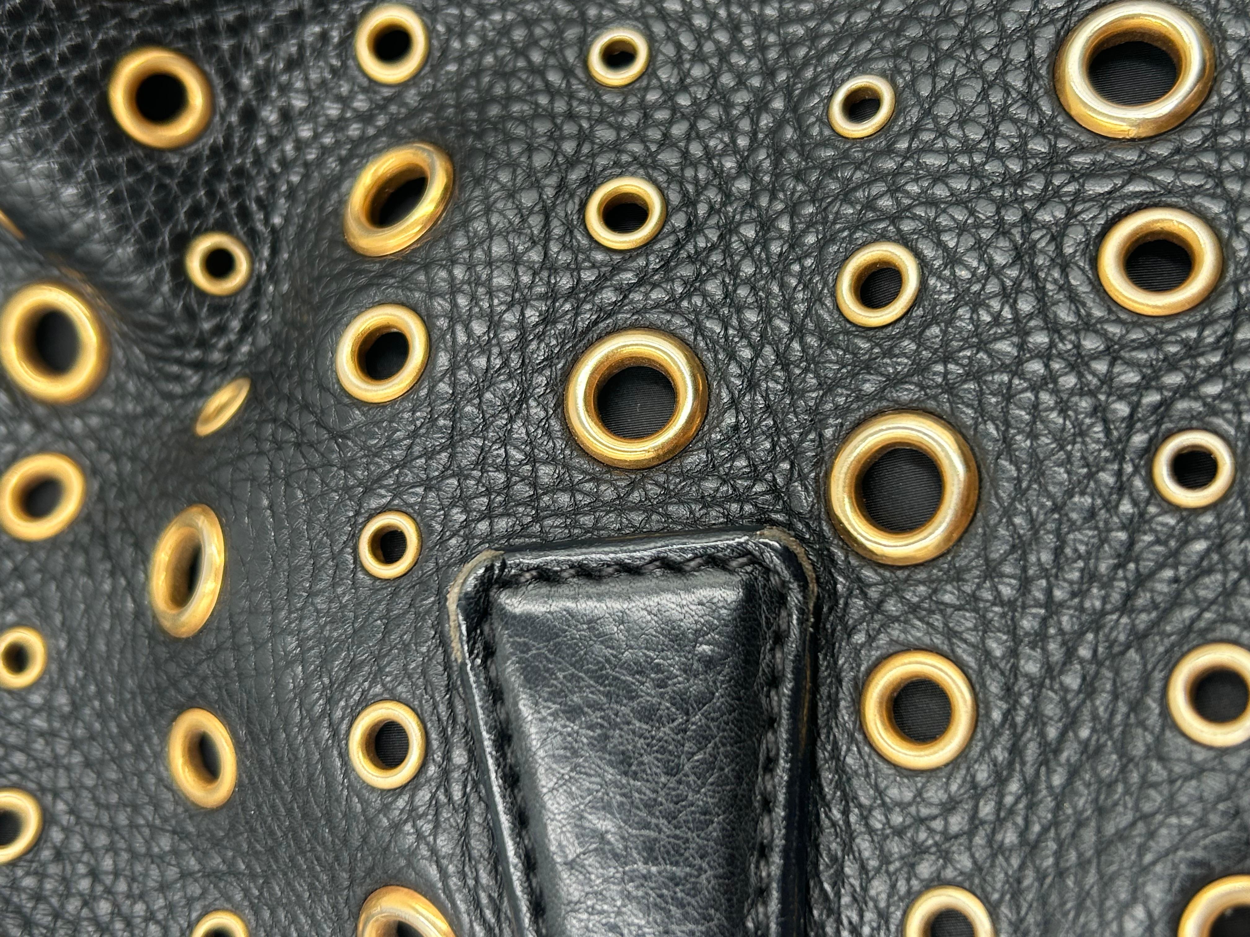 Prada Borsa Bauletto con occhiello in pelle e tonalità oro in vendita 11
