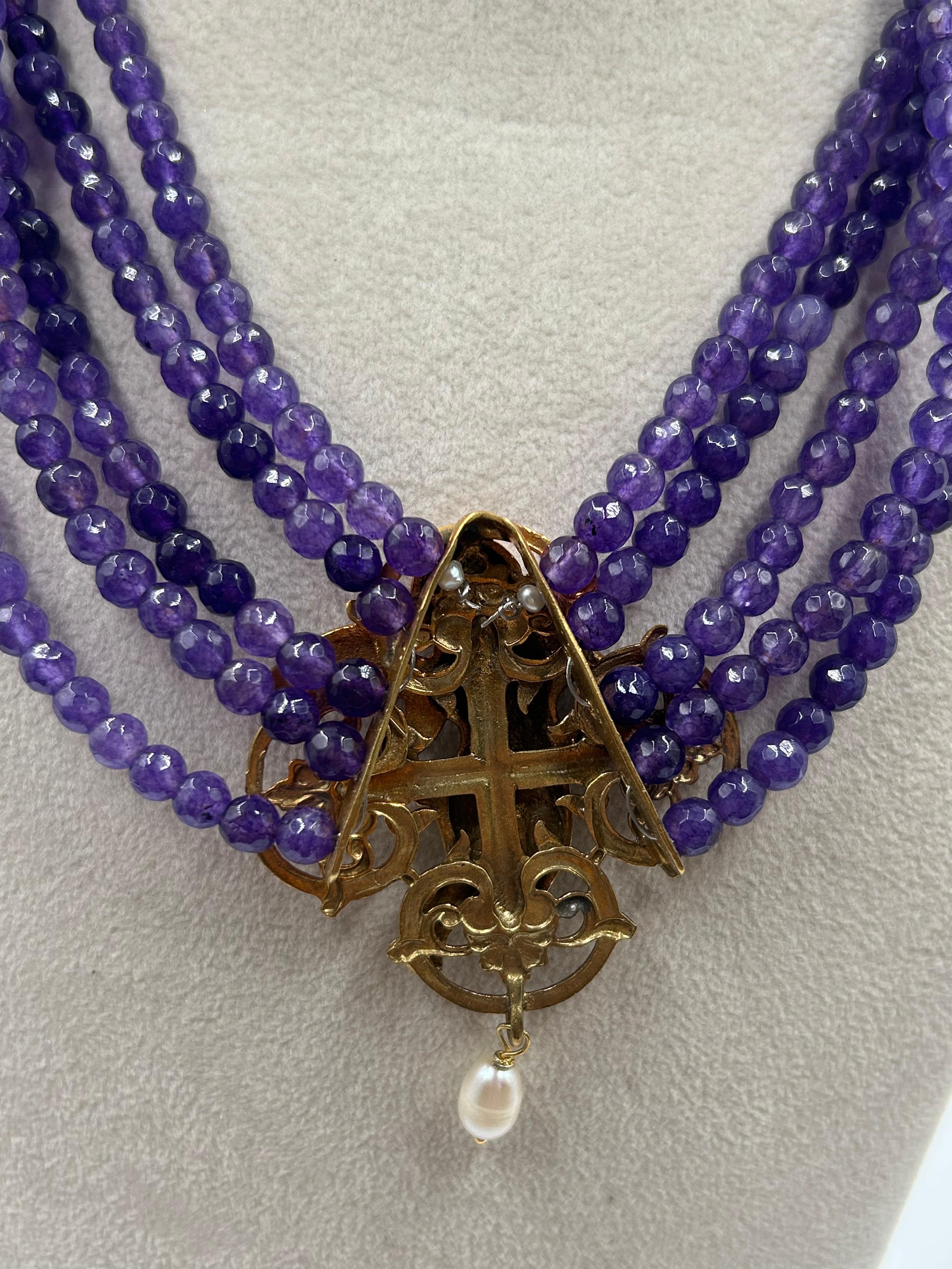 Collana in ottone con cristalli multistrato 1980 in vendita 3