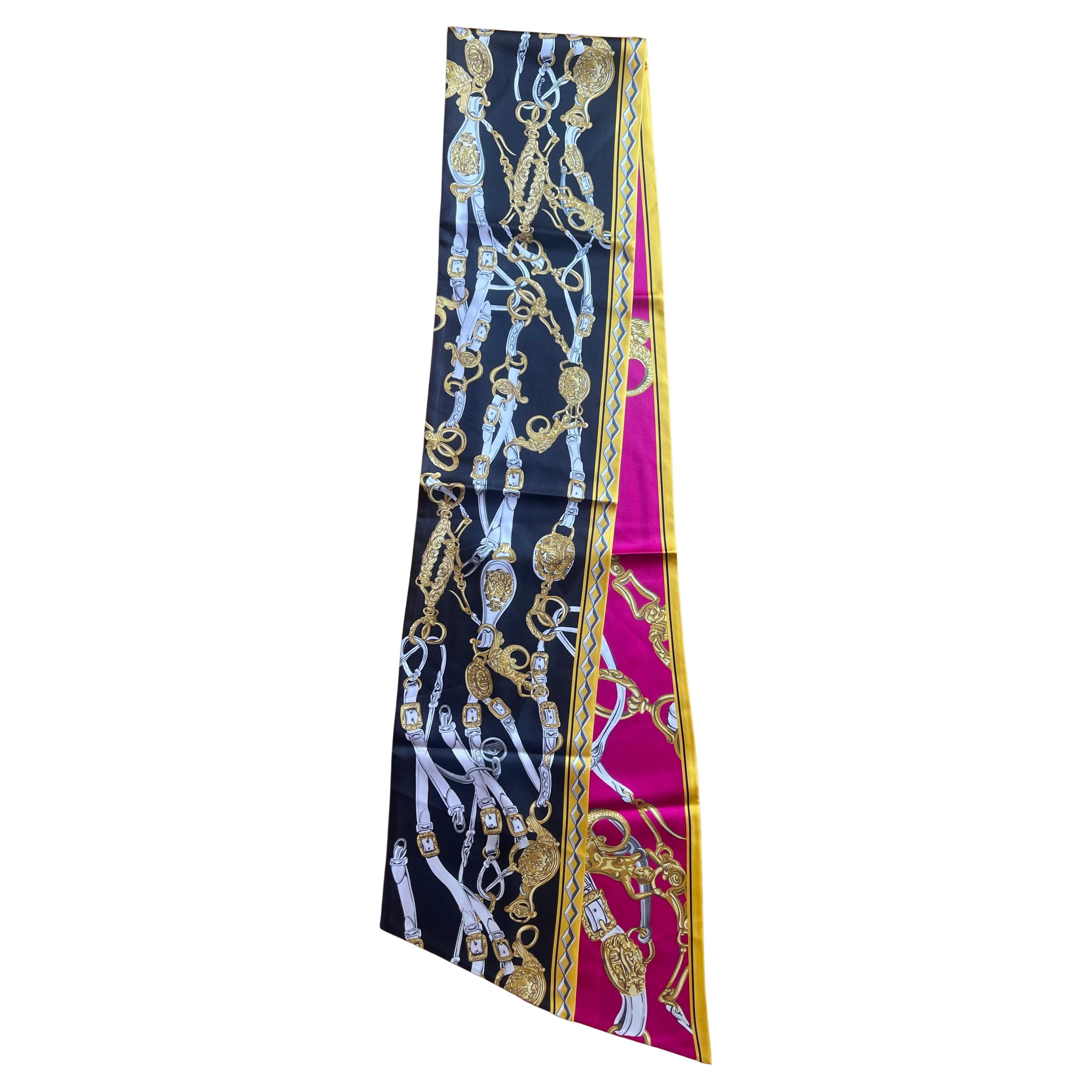 Lussuoso e artistico, il foulard Hermès Maxi-Twilly 