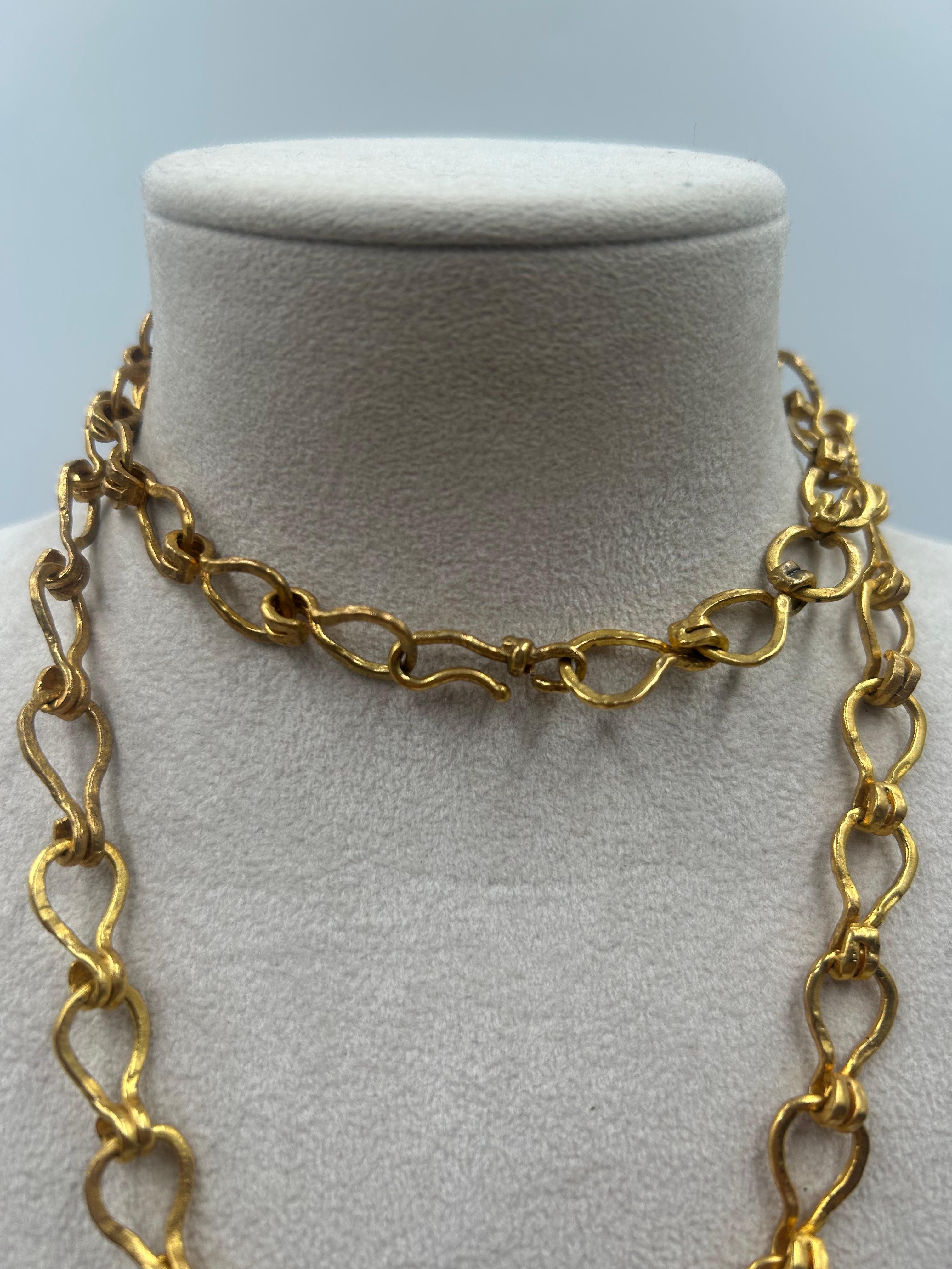 Collana d'ottone d'epoca con sfumature dorate in vendita 2