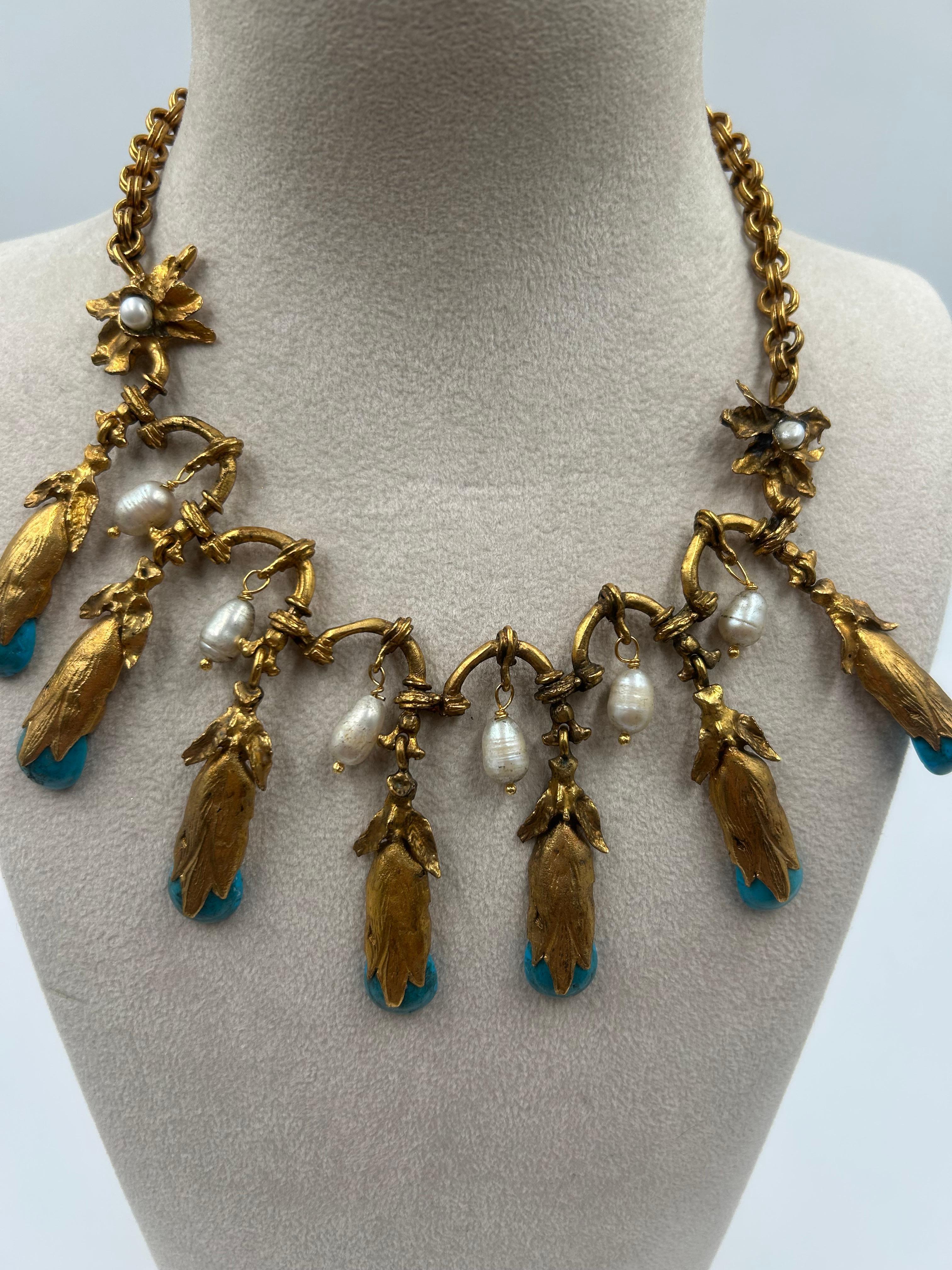 Grezzo Collana in ottone e perle tonalità oro in vendita