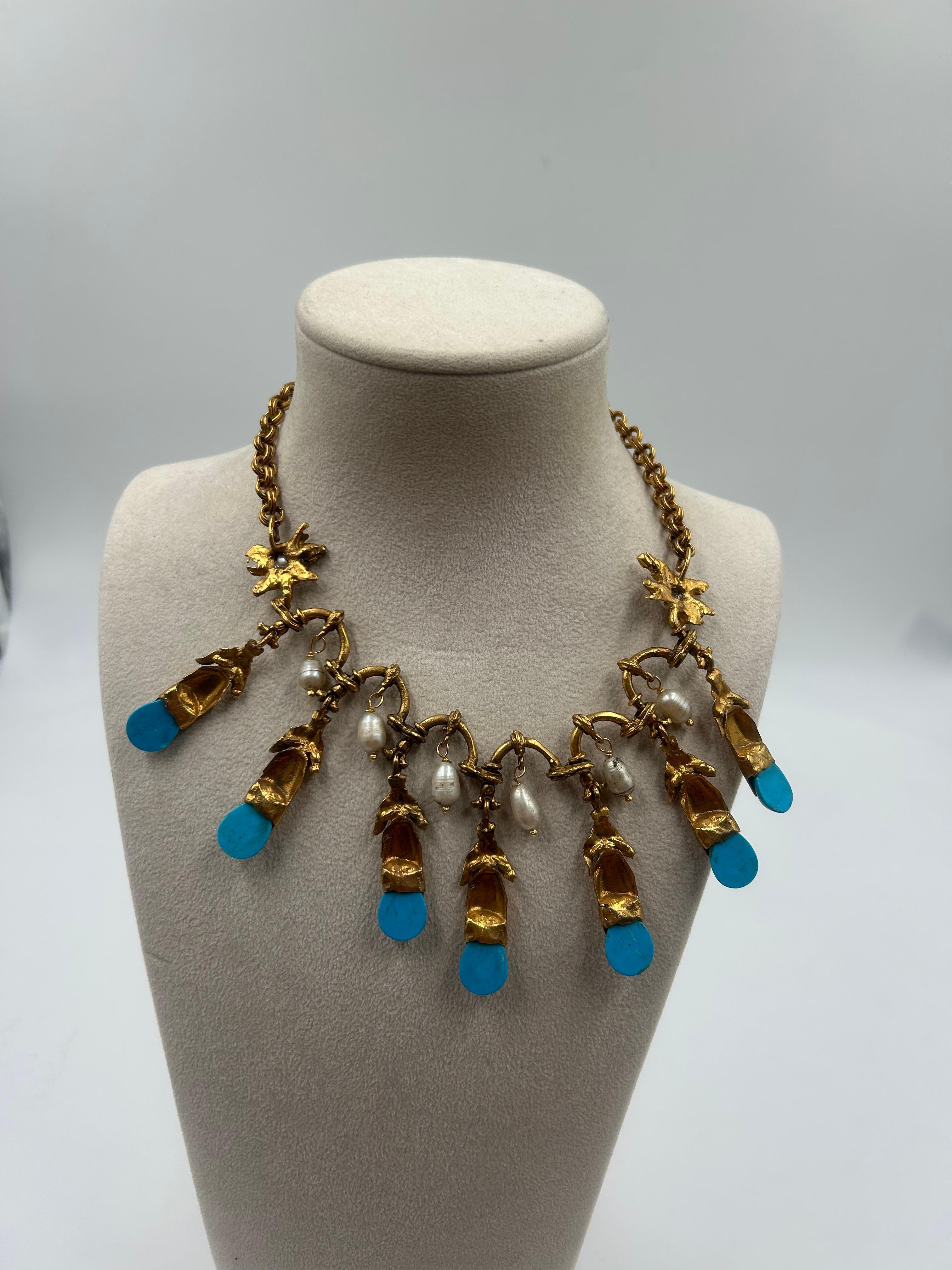 Collana in ottone e perle tonalità oro in vendita 4