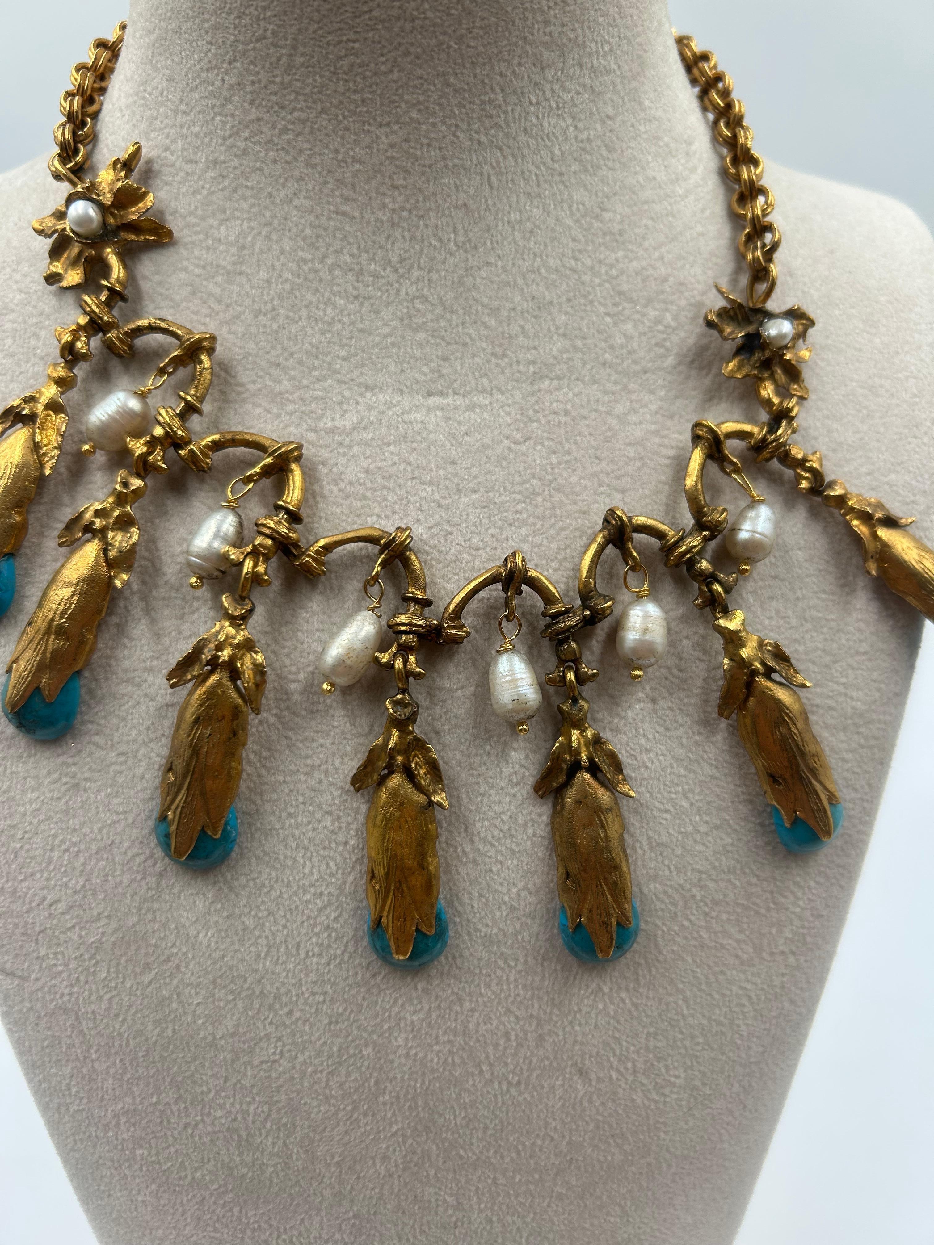 Collana in ottone e perle tonalità oro in vendita 2