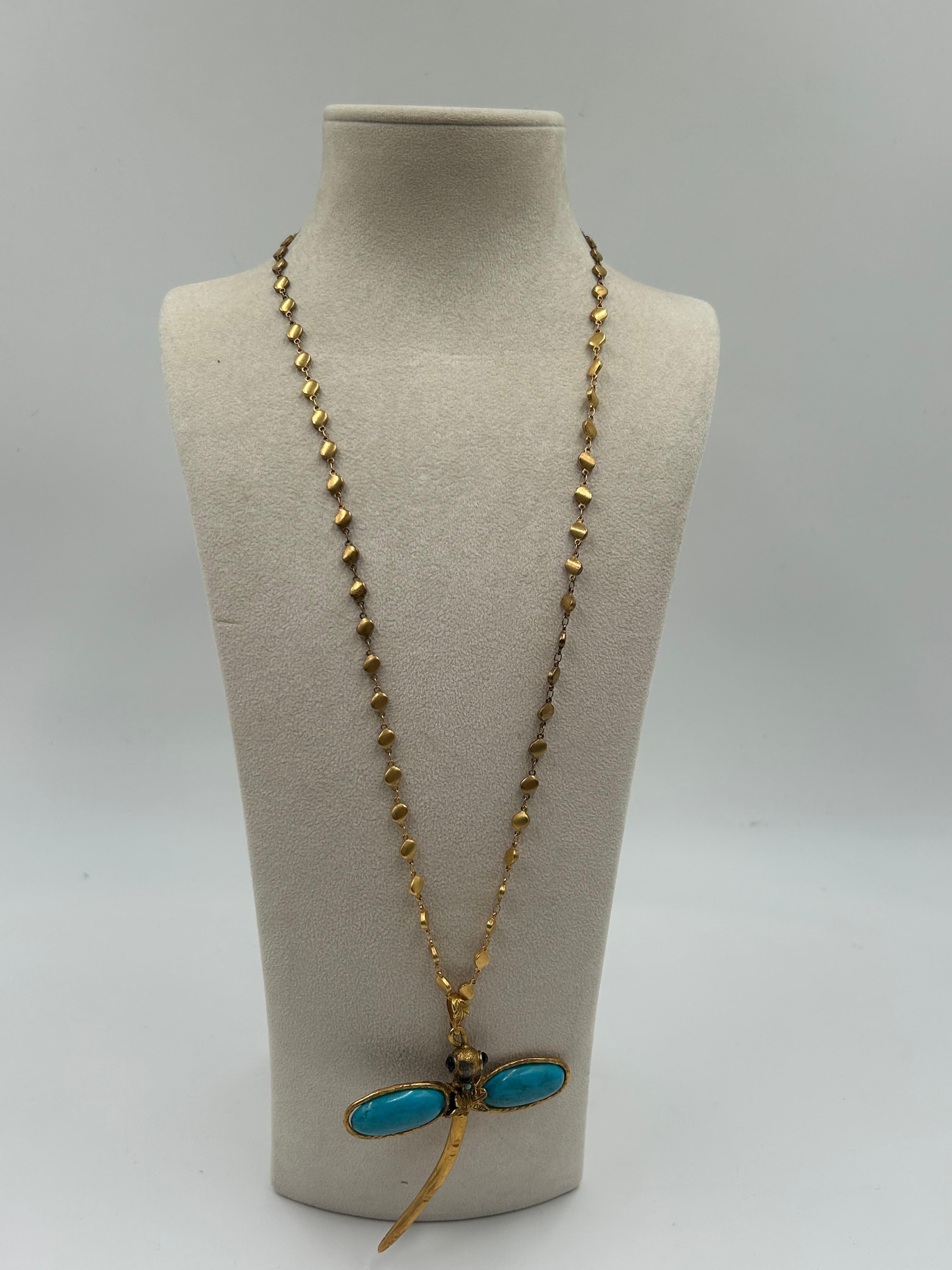 Collana con libellula blu in ottone dorato in vendita 6
