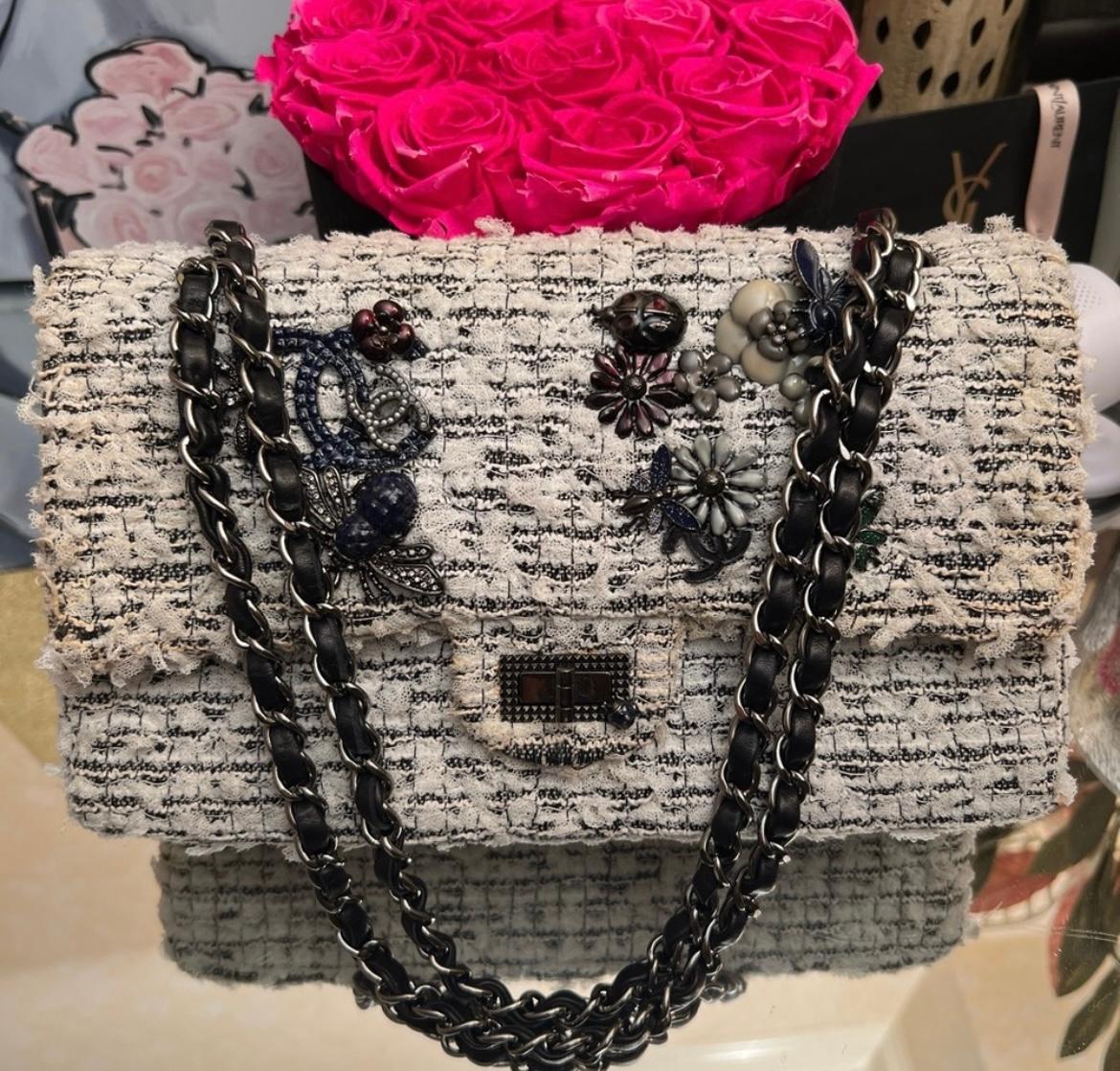 Noir Chanel Tweed Reissue Bag with logos bag en vente