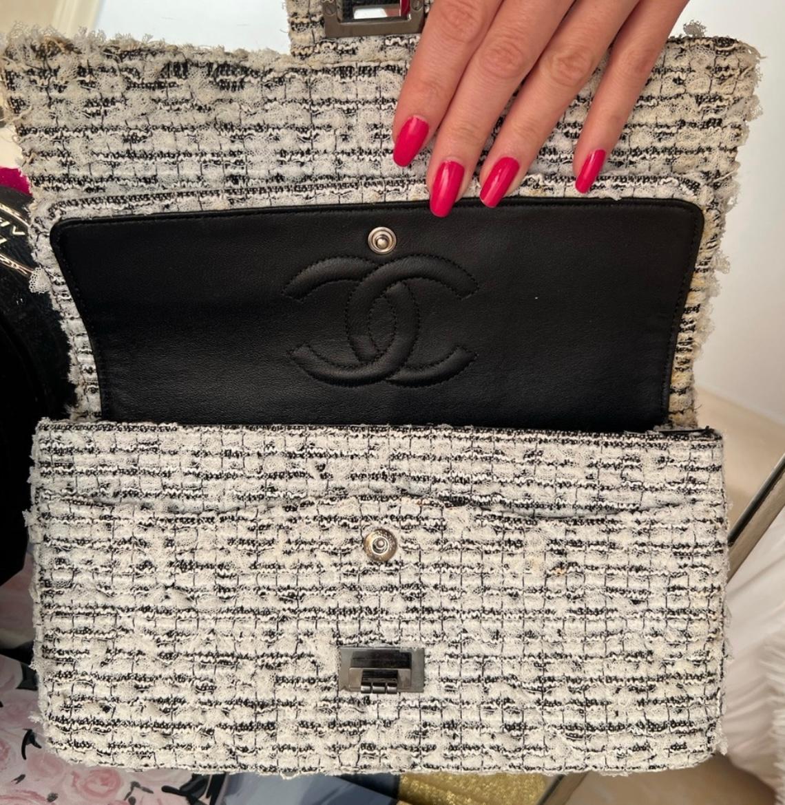 Chanel Tweed Reissue Bag with logos bag en vente 9