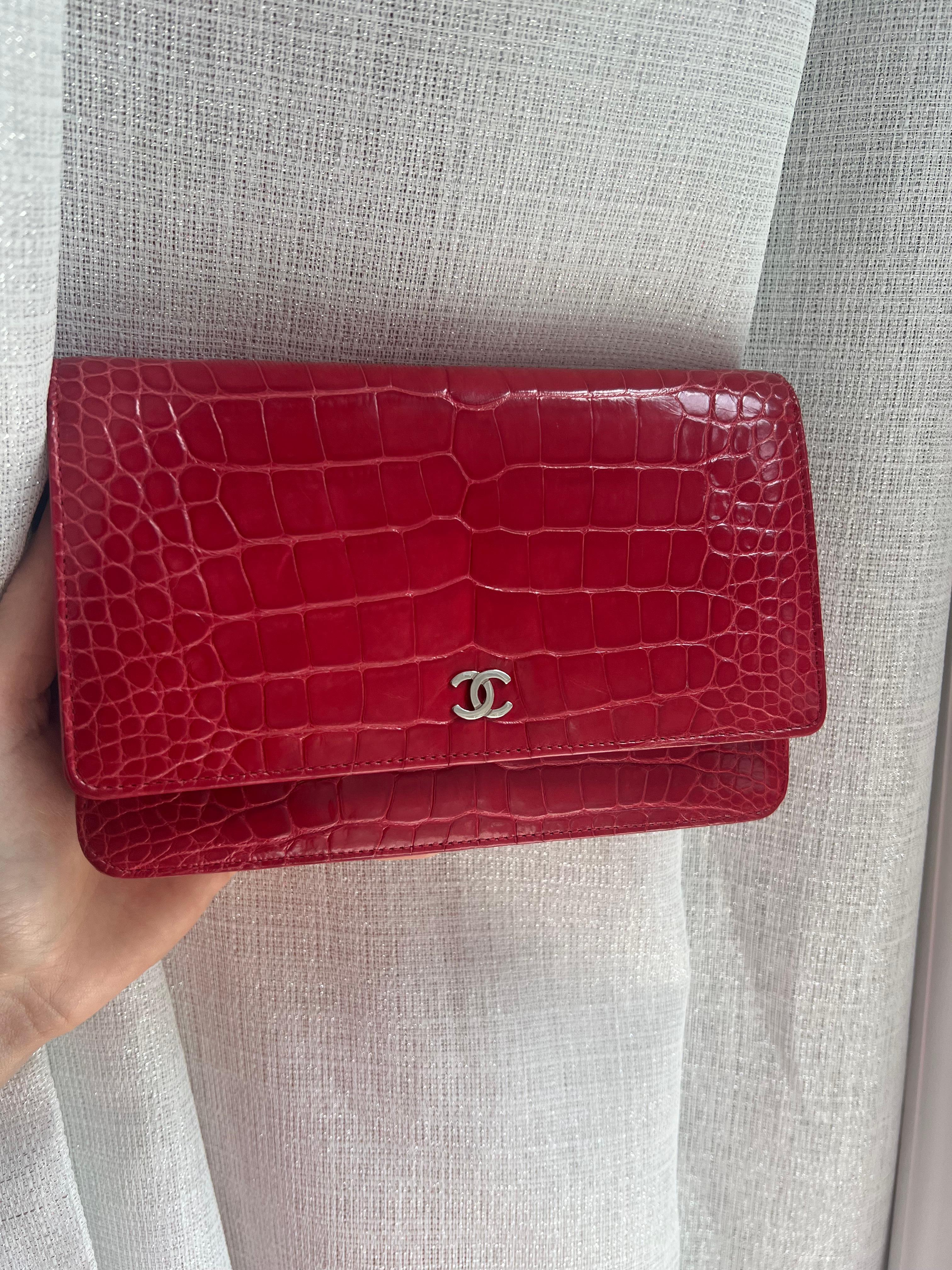 Chanel Glänzende Alligator Geldbörse auf Kette WOC Silber Hardware Tasche im Angebot 2