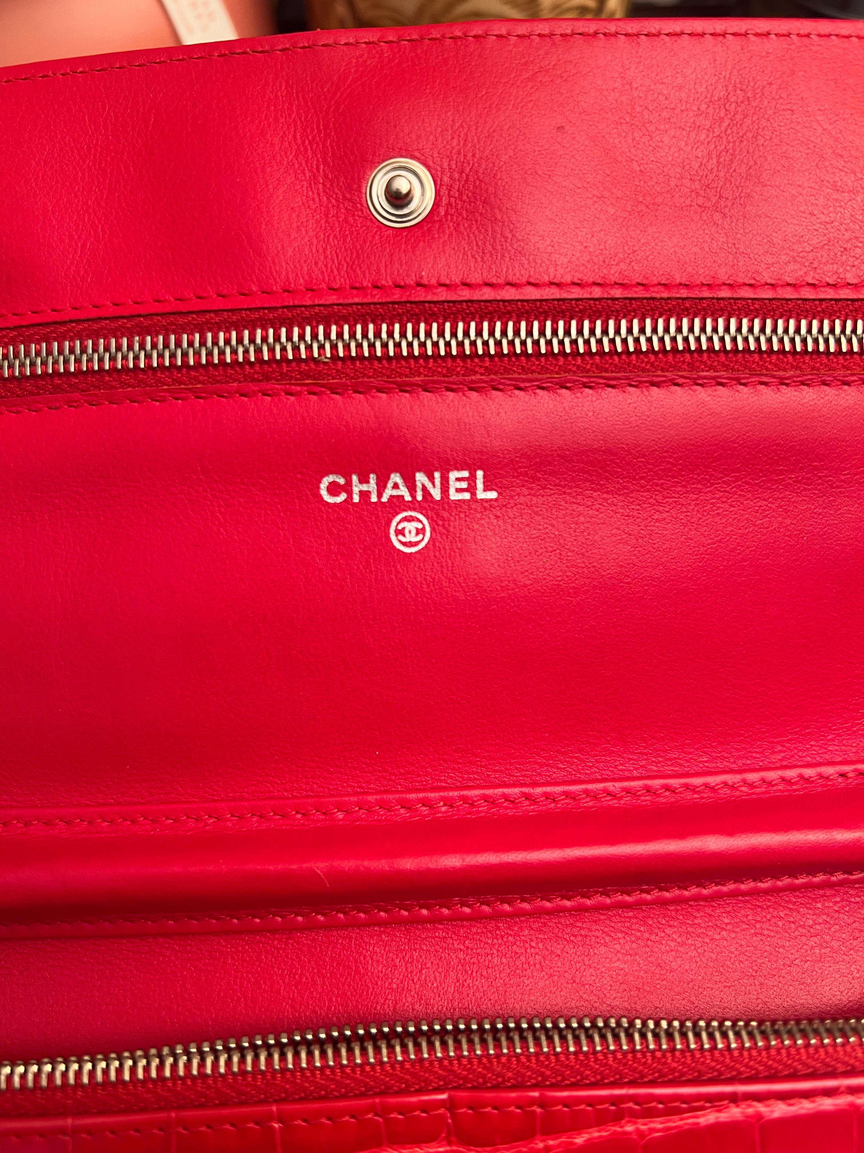 Chanel Glänzende Alligator Geldbörse auf Kette WOC Silber Hardware Tasche im Angebot 6