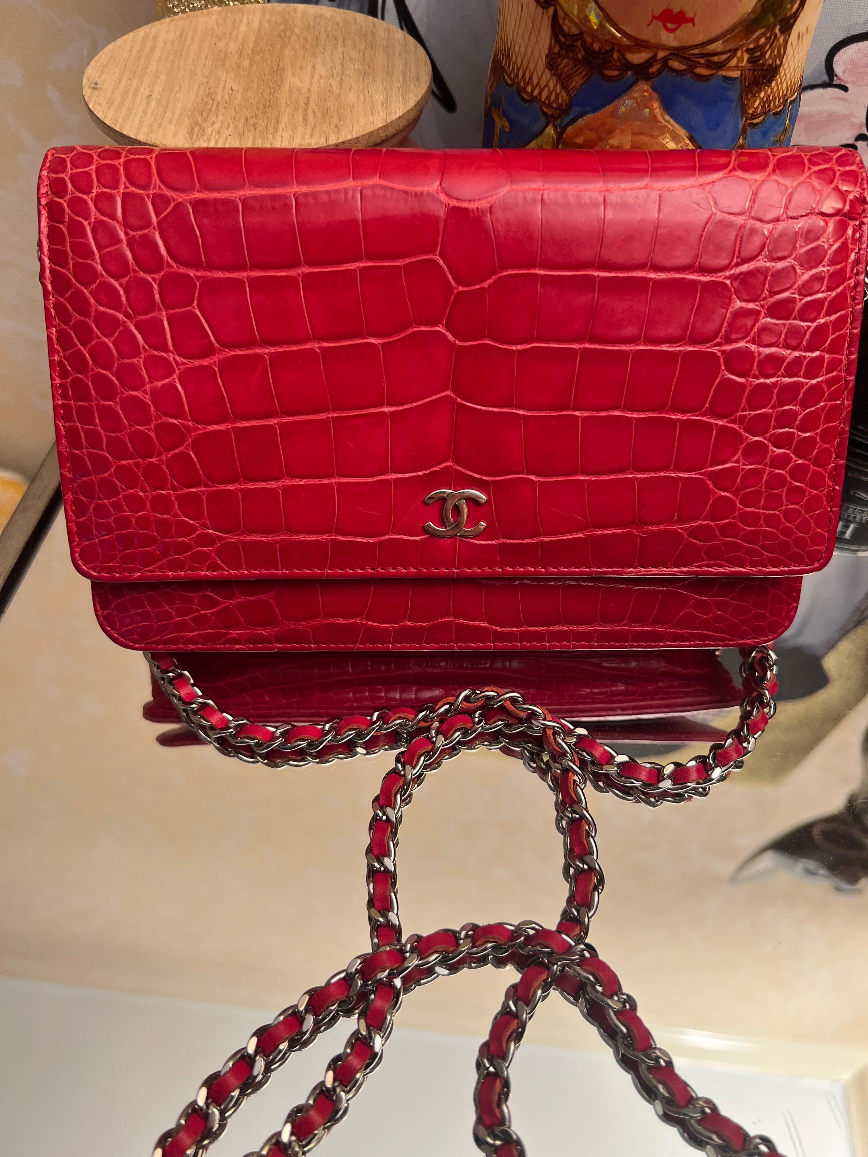 Chanel Glänzende Alligator Geldbörse auf Kette WOC Silber Hardware Tasche im Angebot 13