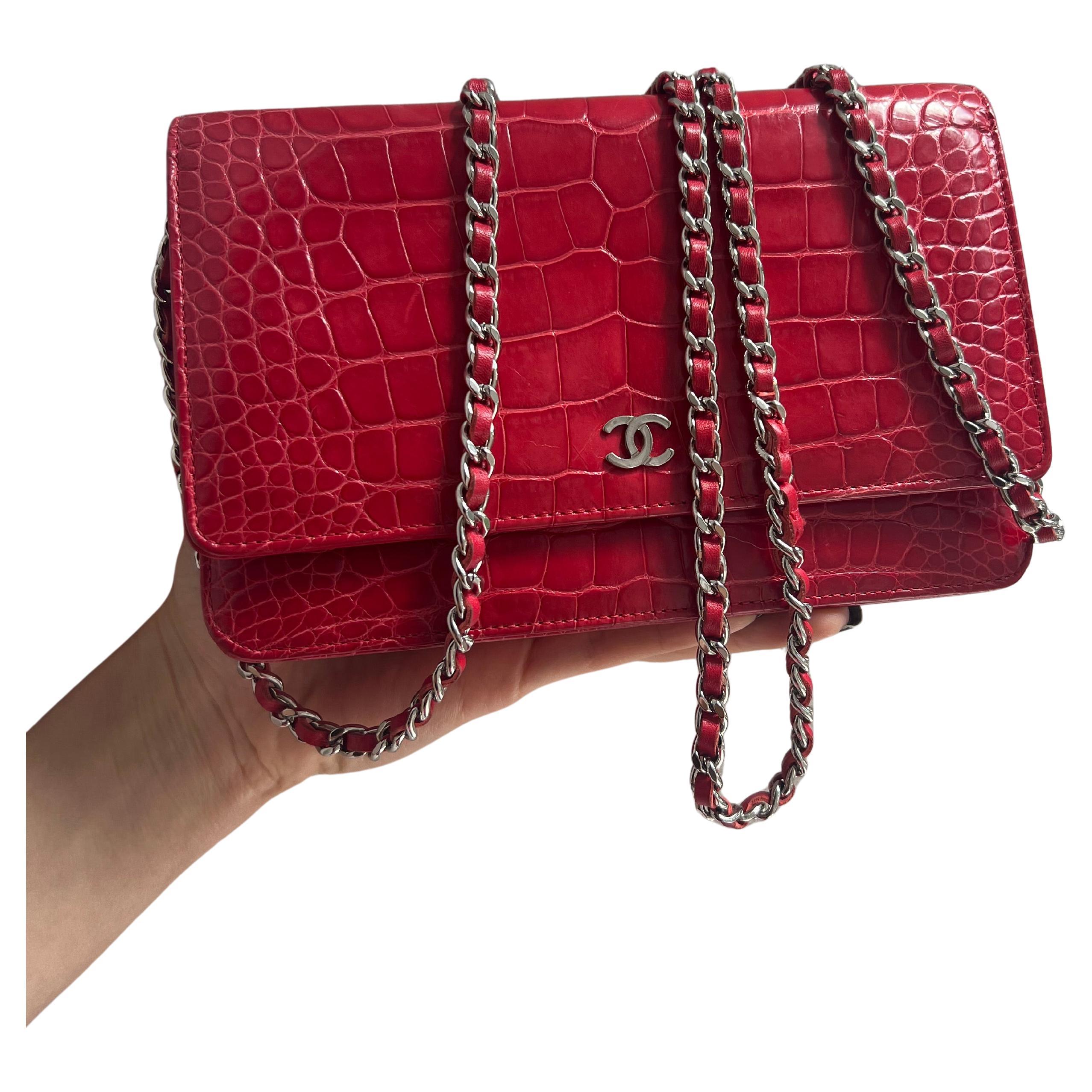 Chanel Glänzende Alligator Geldbörse auf Kette WOC Silber Hardware Tasche im Angebot