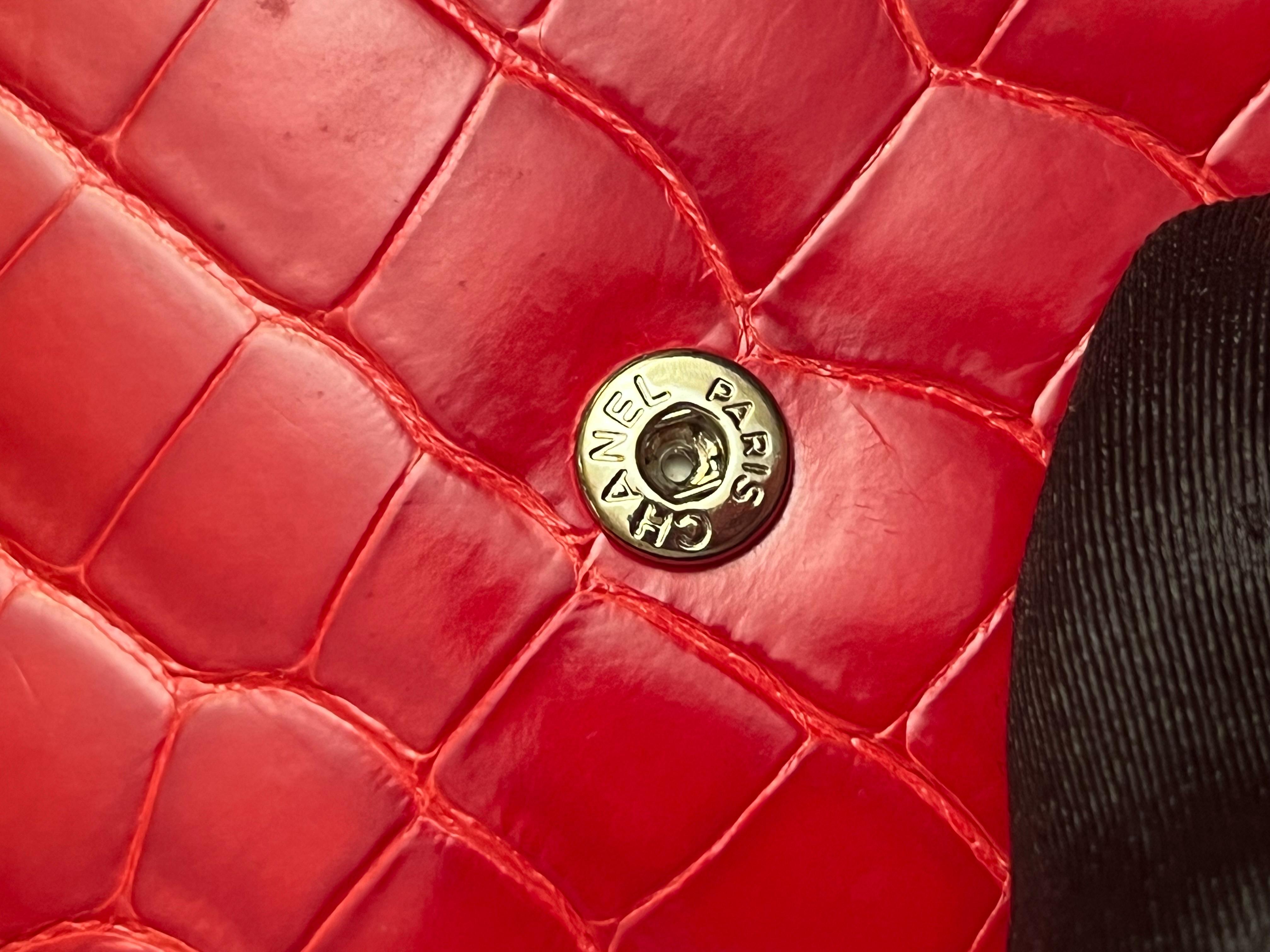 Chanel Glänzende Alligator Geldbörse auf Kette WOC Silber Hardware Tasche im Angebot 5