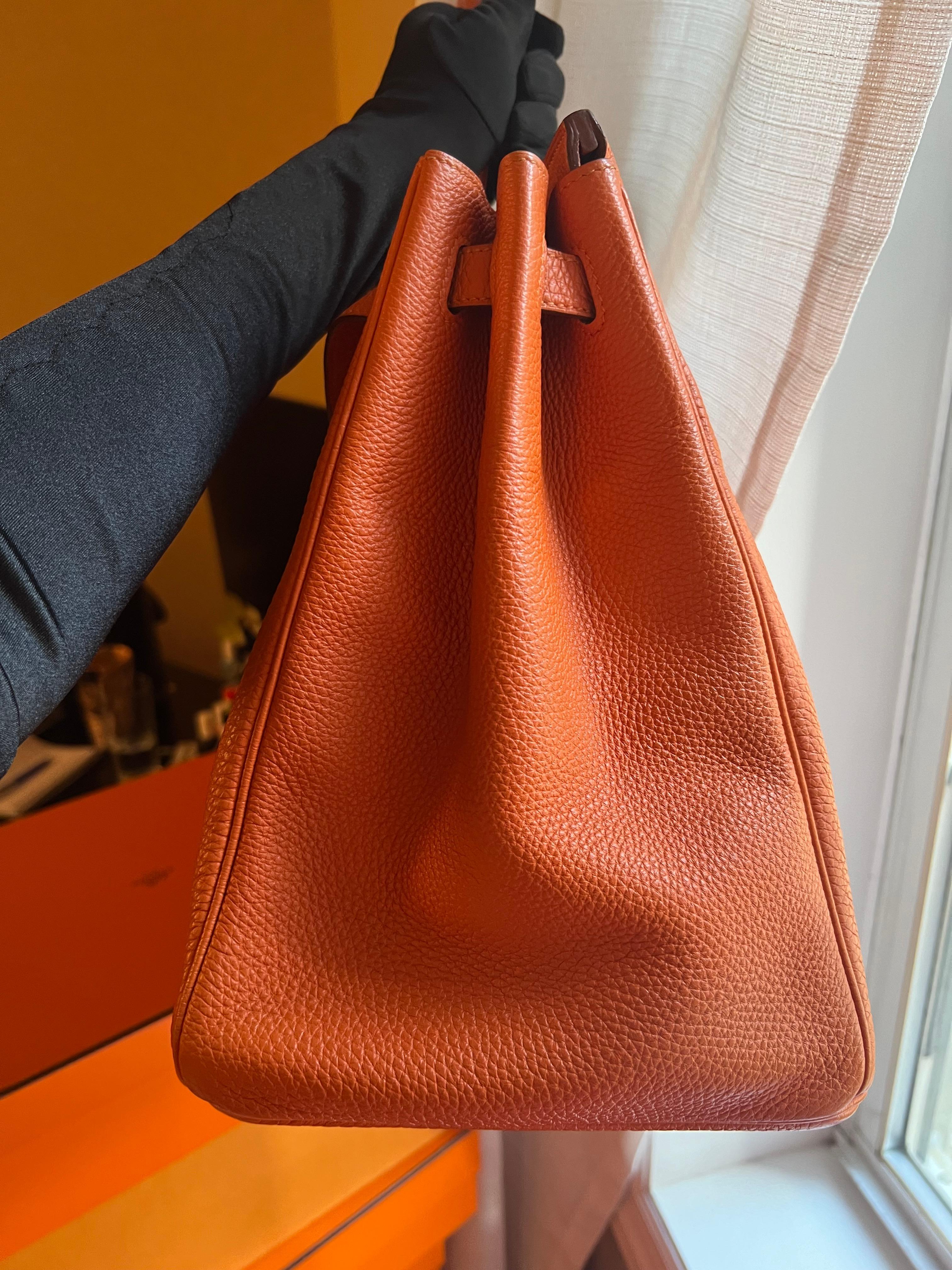 Borsa Hermes Birkin 40 Togo in pelle arancione GHW in vendita 12
