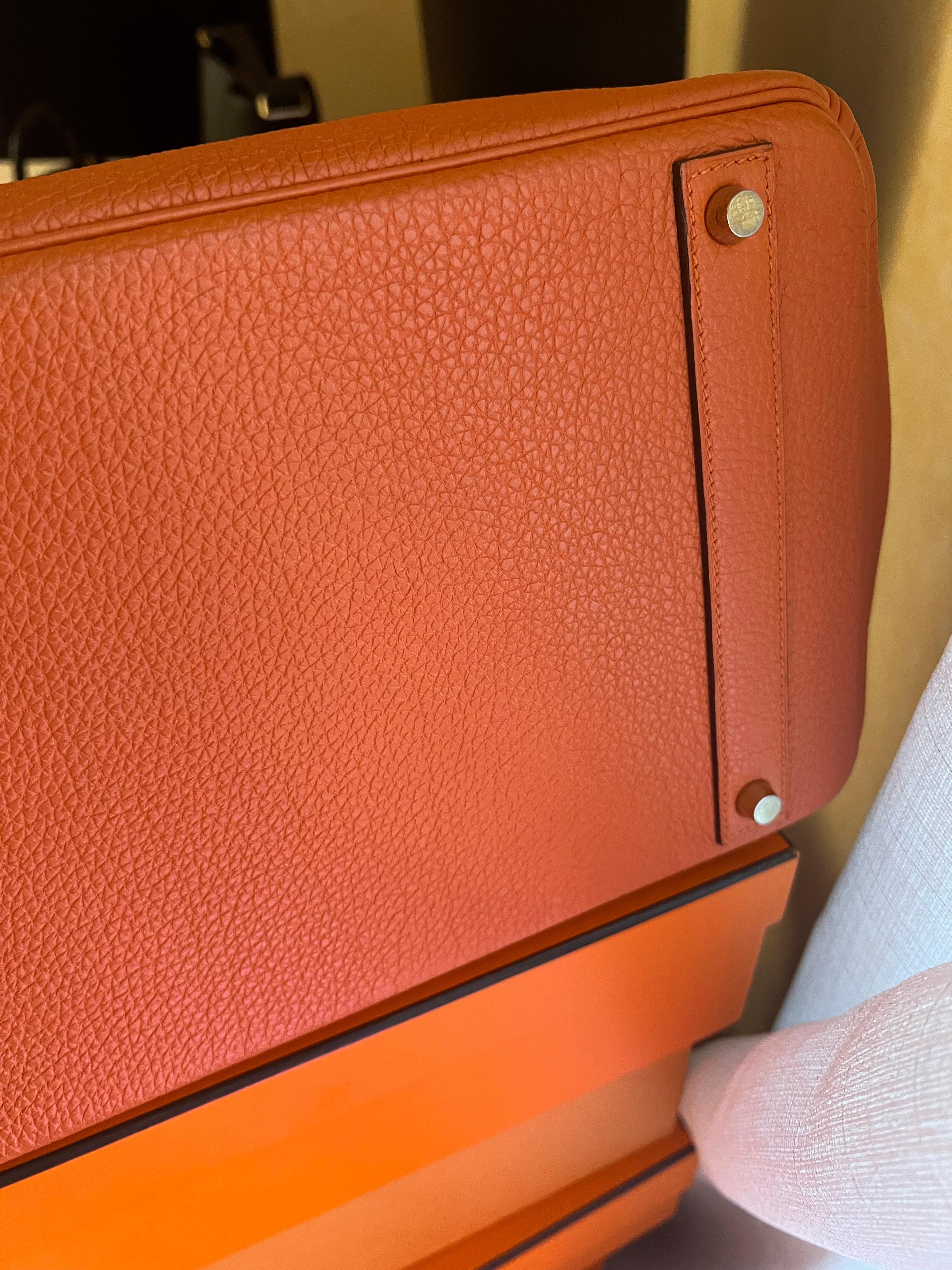Borsa Hermes Birkin 40 Togo in pelle arancione GHW in vendita 11