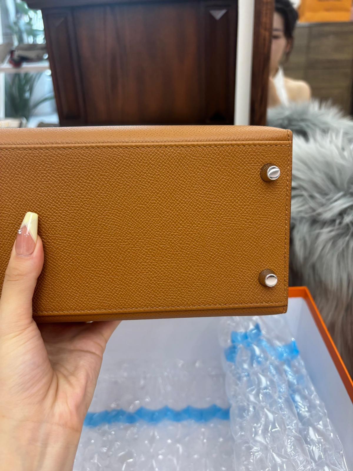 Hermes Kelly 28 HSS Oro Marrone con borsa PHW in vendita 3