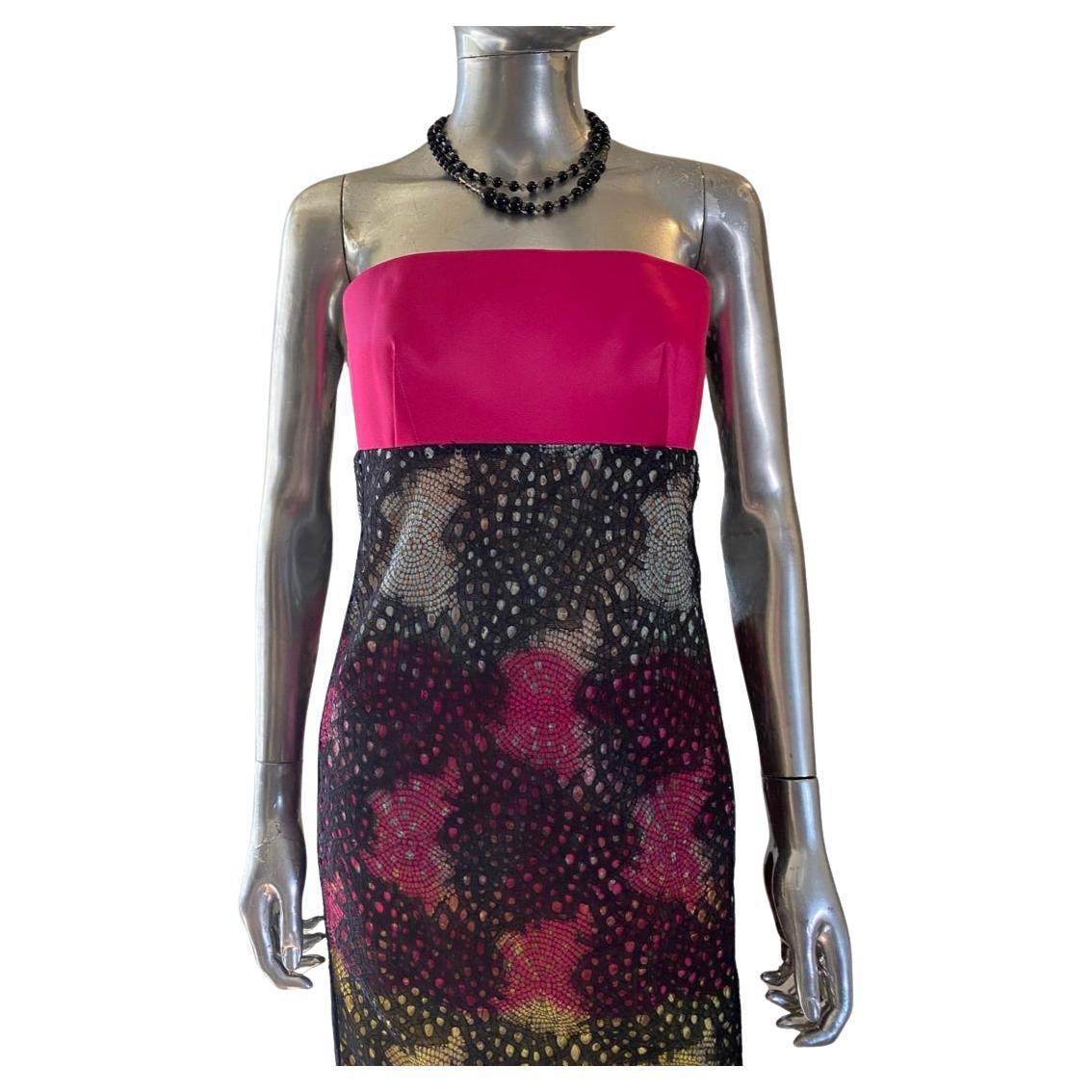 Roland Mouret Trägerloses Cocktailkleid aus Satin mit schwarzem Druck und rosa Spitze, neu mit Etikett, Größe 6