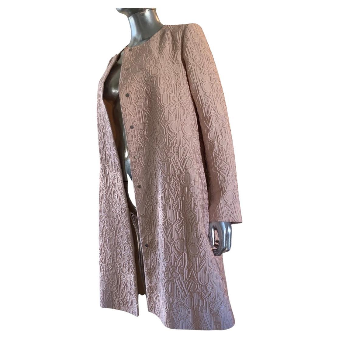 Mary Katrantzou UK Cappotto/abito rosa della collezione Alphabet Taglia 6 in vendita