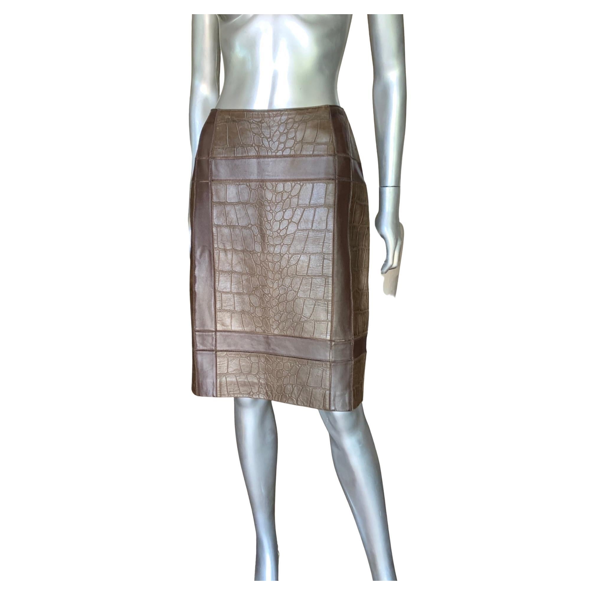 Oscar de la Renta Luxe Brown Leather Alligator Embossed Skirt SFA Size 10  For Sale