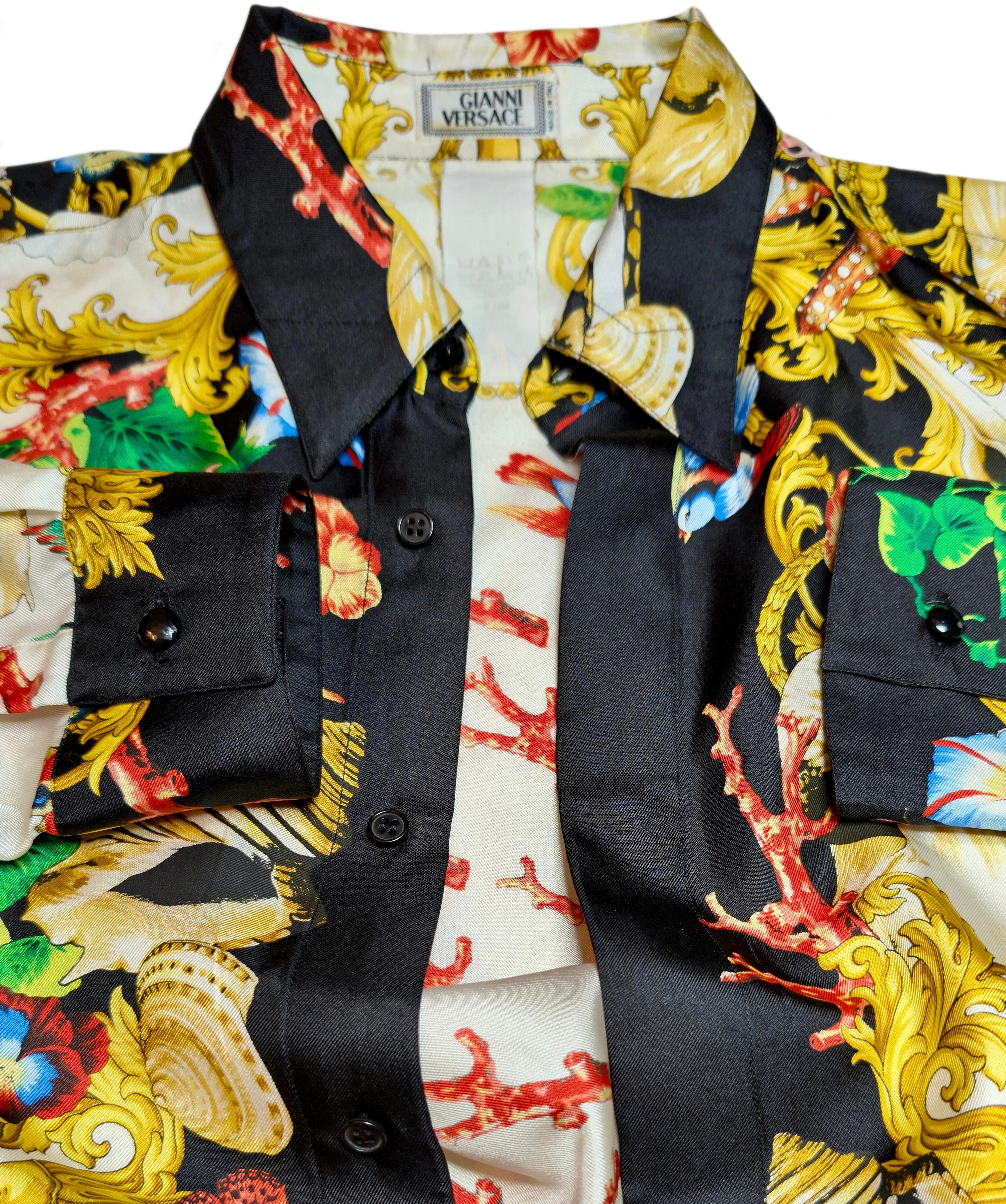 GIANNI VERSACE Camisa de seda coral en venta 1