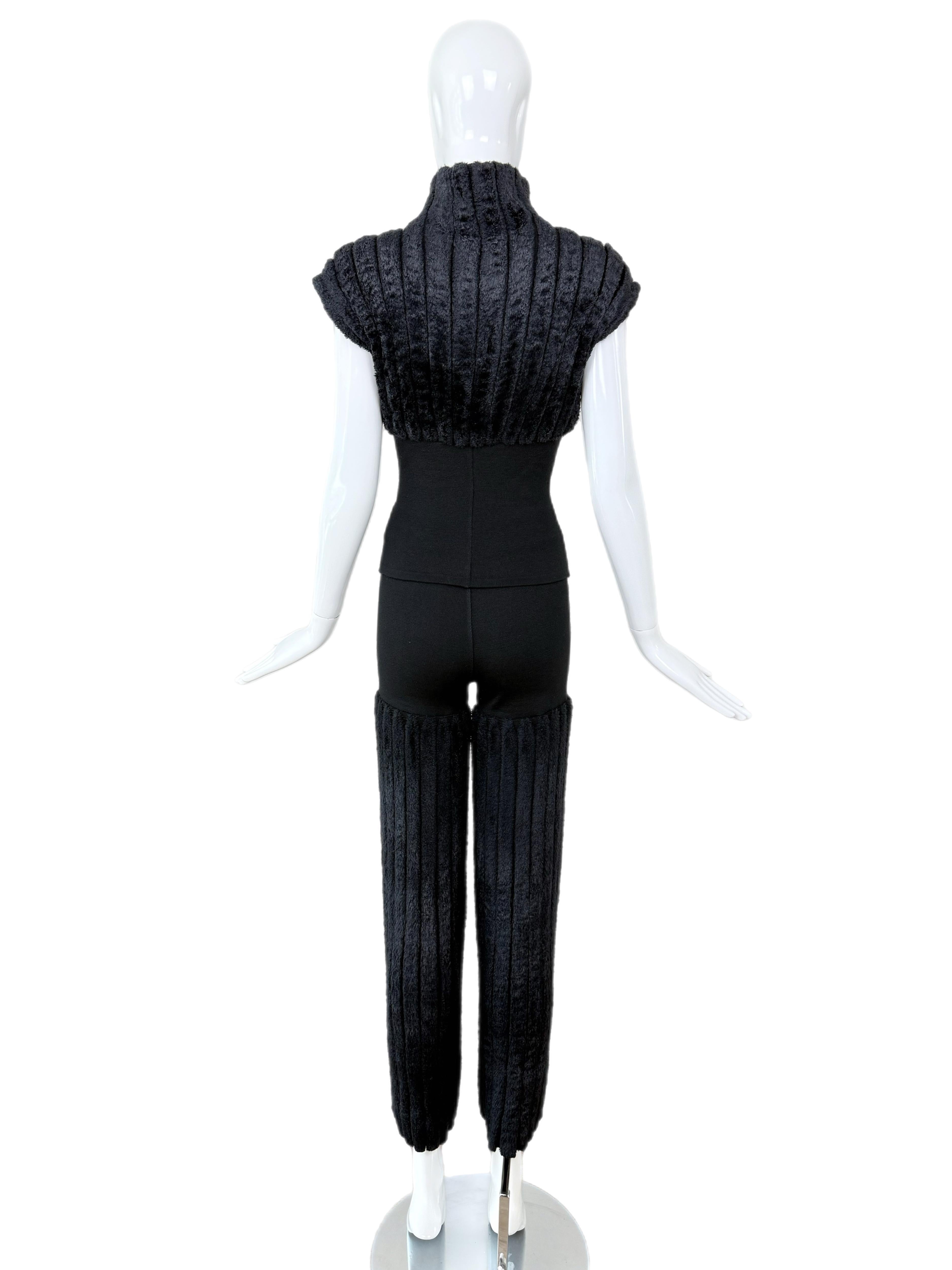 AZZEDINE ALAIA 1994 Set di pantaloni vintage in ciniglia nera in vendita 1