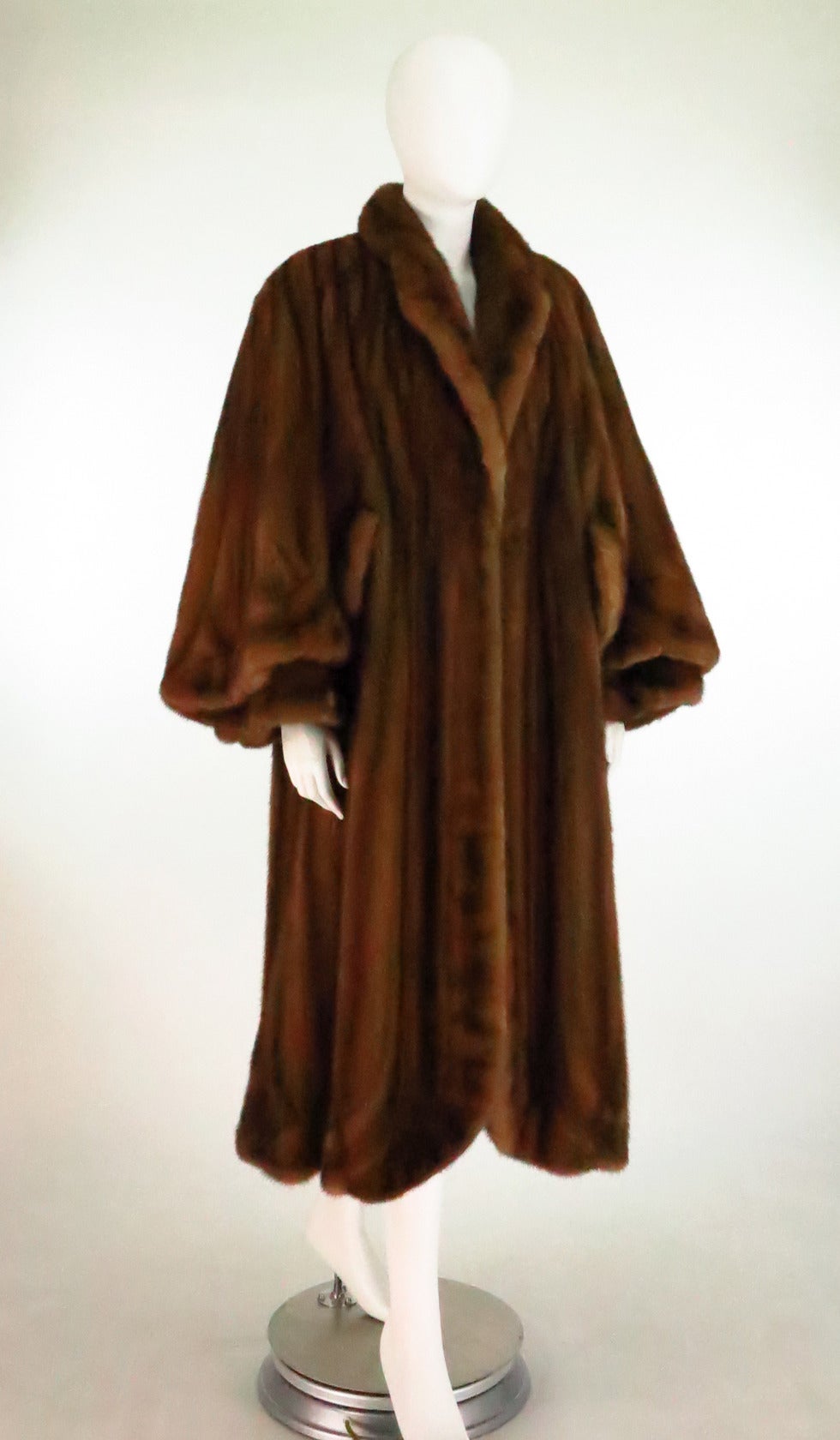 Brown 1950s Deep cape back mink coat with scalloped hem