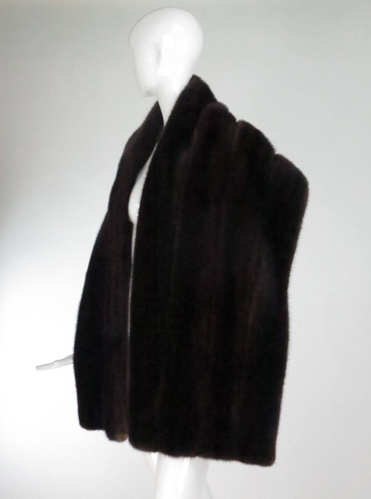 Dark mink fur stole from the 1950s 4