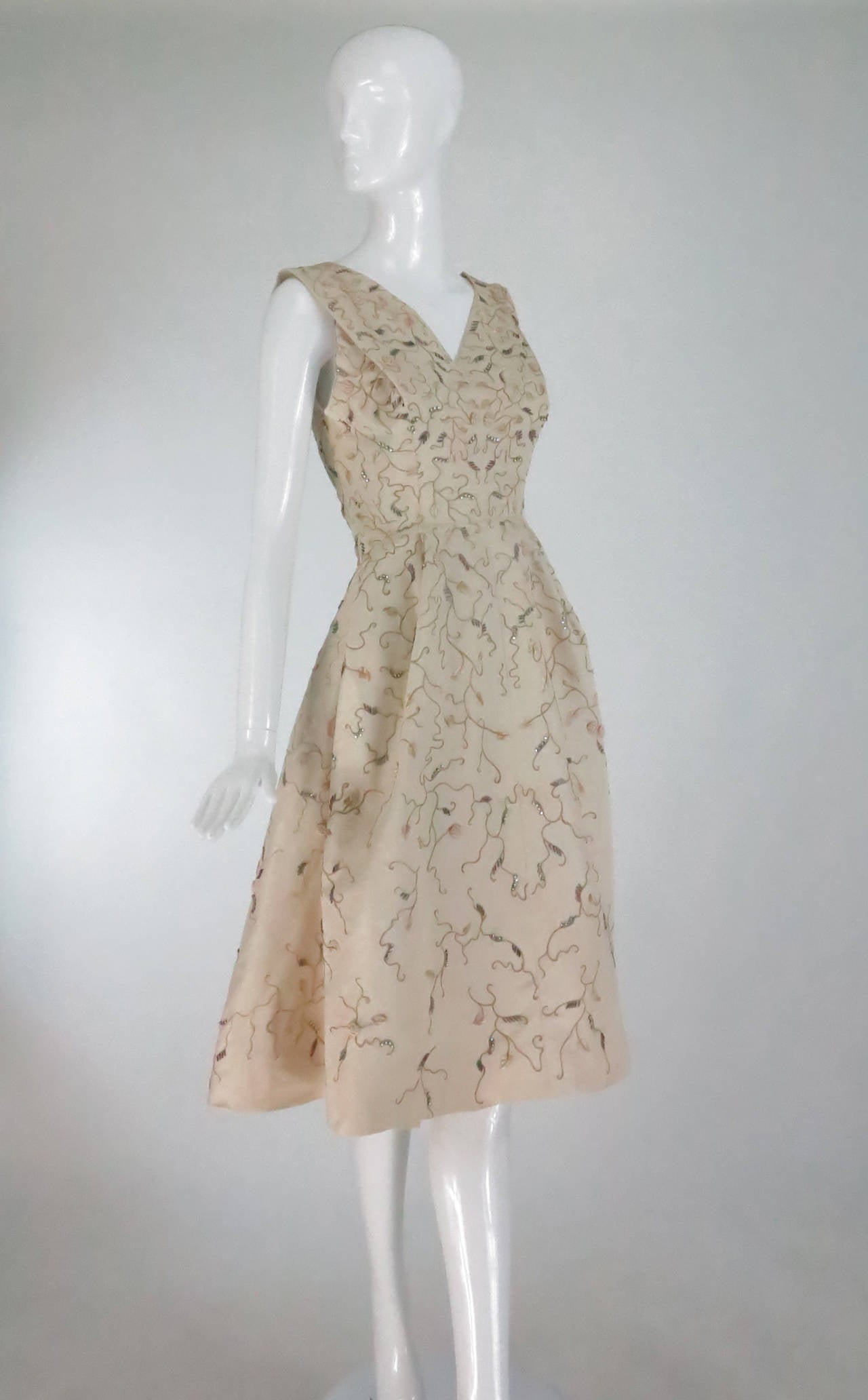 Beige 1950s Hattie Carnegie embroidered & beaded ivory silk cocktail dress