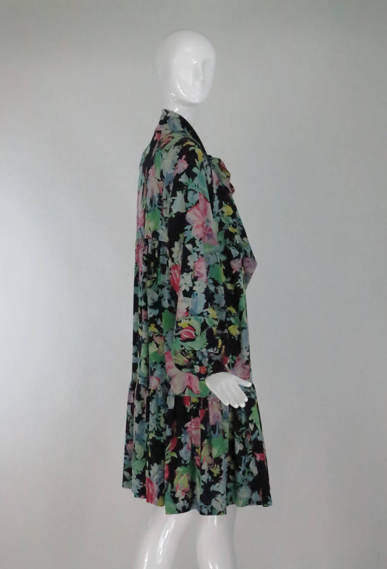 1970s Ungaro floral baby doll style dress unworn 3
