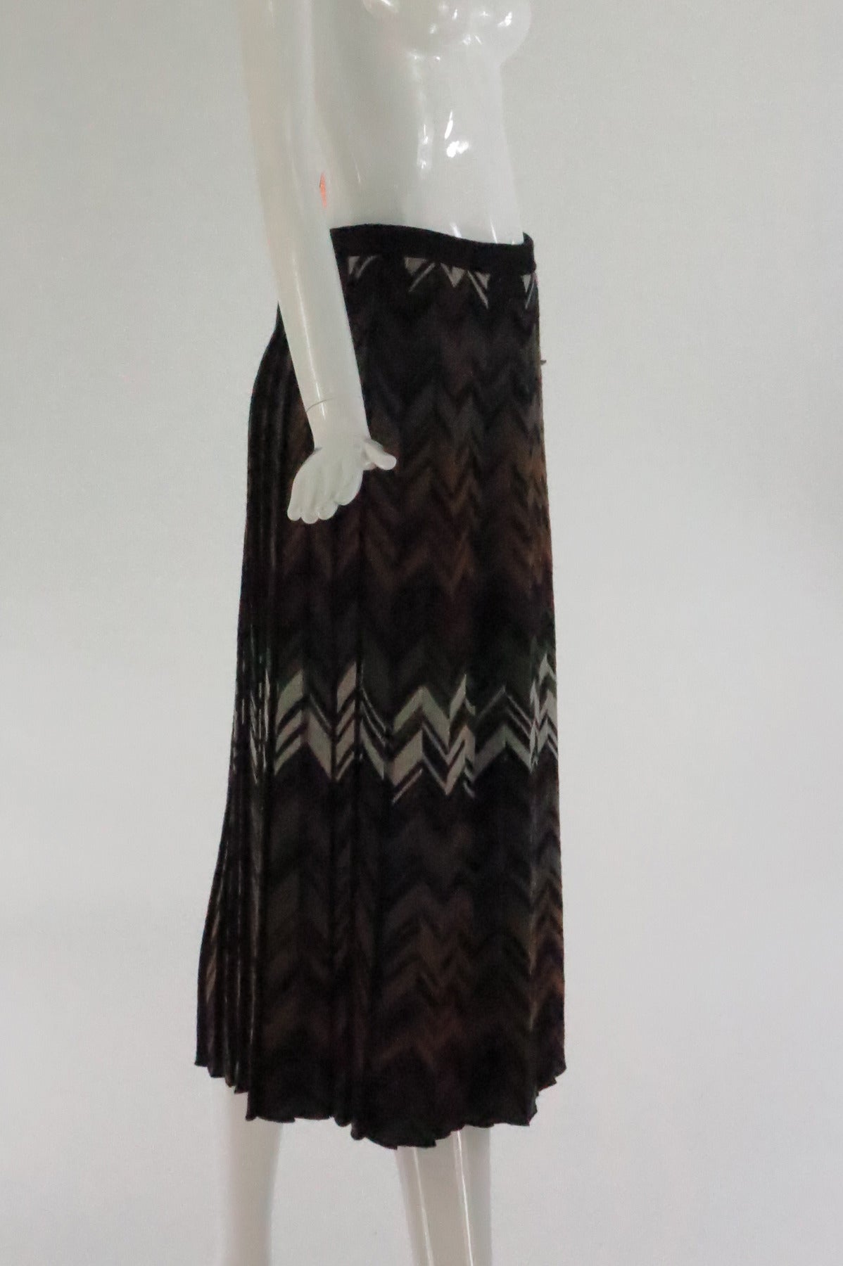 Missoni wool knit knife pleated skirt In New Condition In West Palm Beach, FL