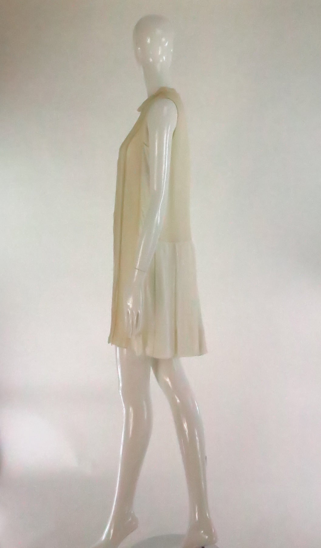 Chloe cream sleeveless chiffon & crepe dress In Excellent Condition In West Palm Beach, FL