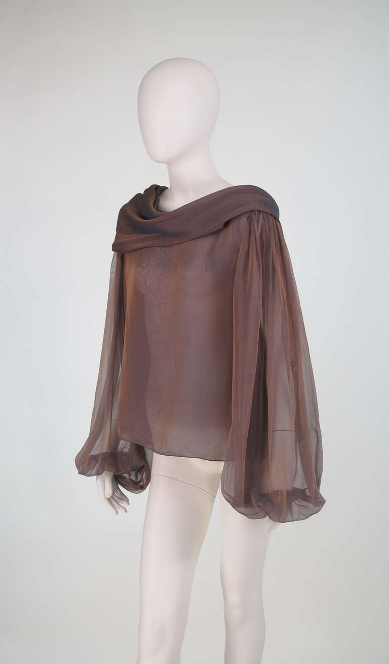 1980s Carolyne Roehm iridescent silk chiffon cowl neck top In Excellent Condition In West Palm Beach, FL