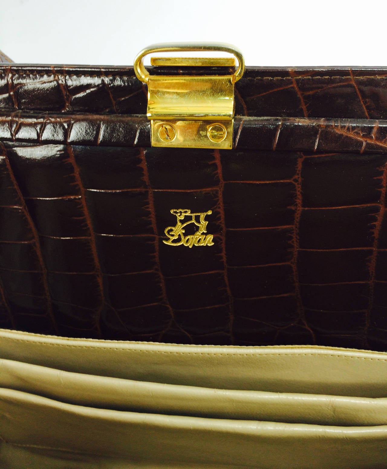 1960s Dofan chocolate brown glazed alligator handbag 3