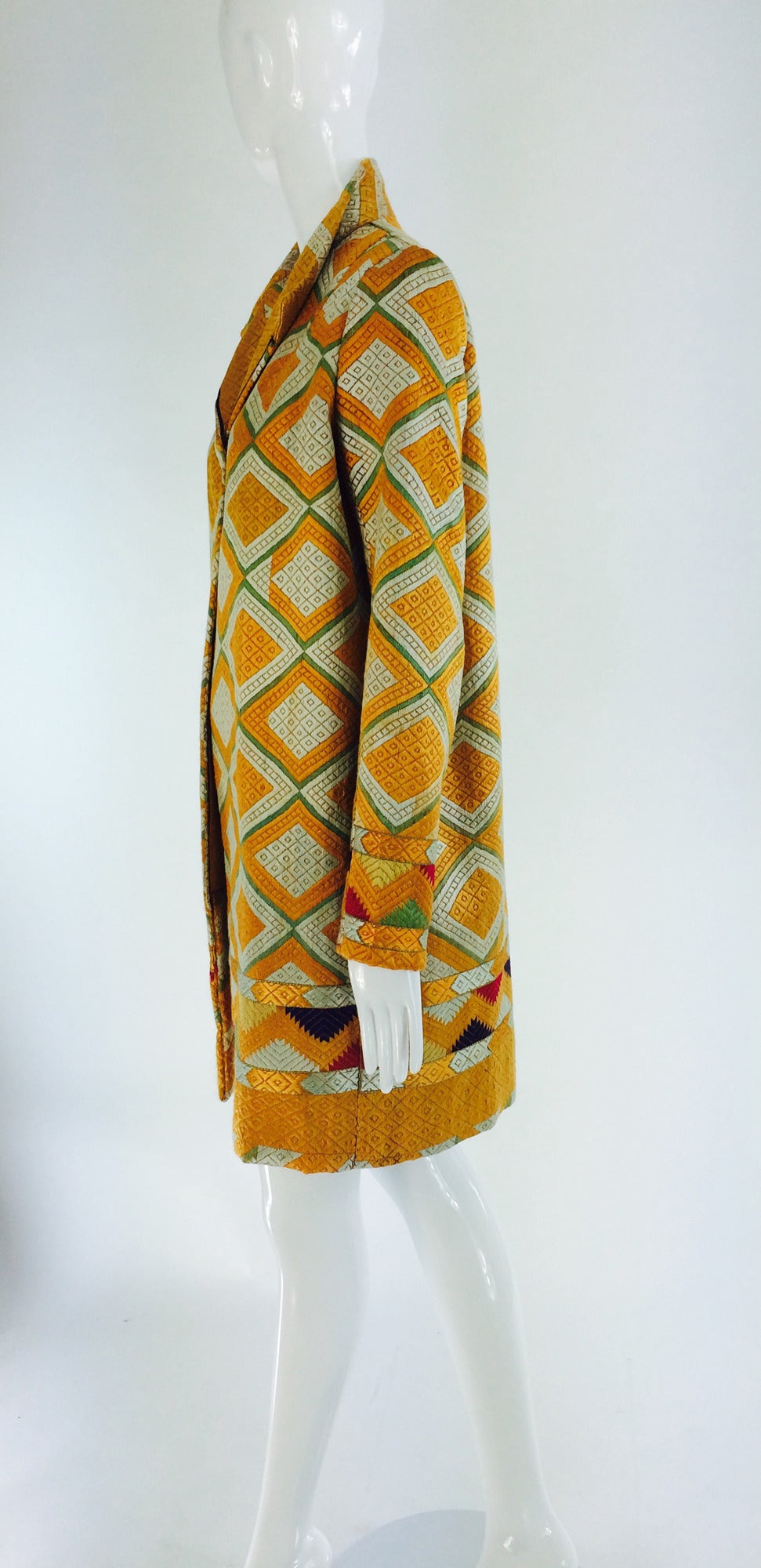 1920s Punjab phulkari silk embroidered chand bagh coat In Excellent Condition In West Palm Beach, FL