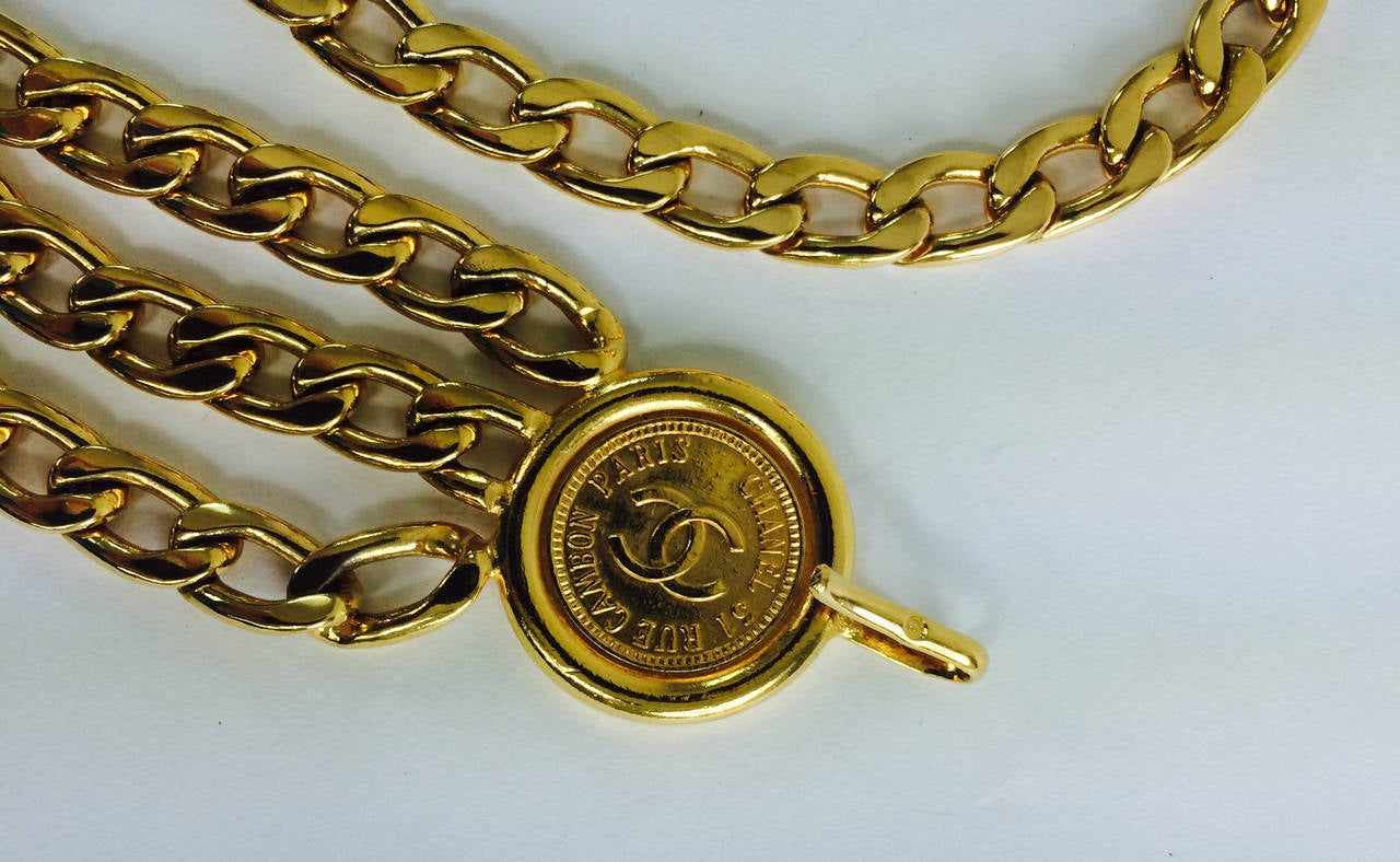 Chanel classic gold triple chain belt In Excellent Condition In West Palm Beach, FL