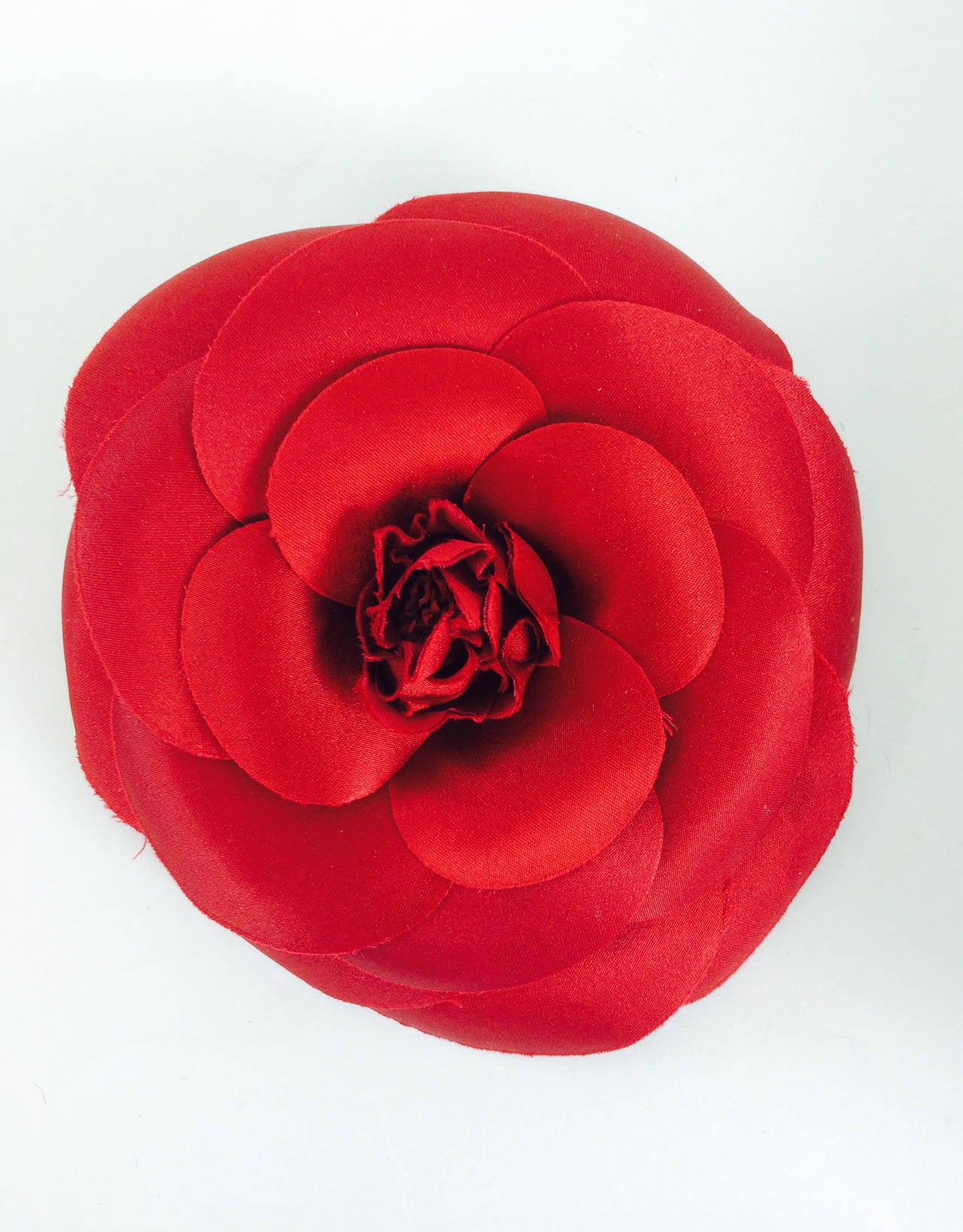 Chanel large deep red silk camellia flower pin in box In Excellent Condition In West Palm Beach, FL