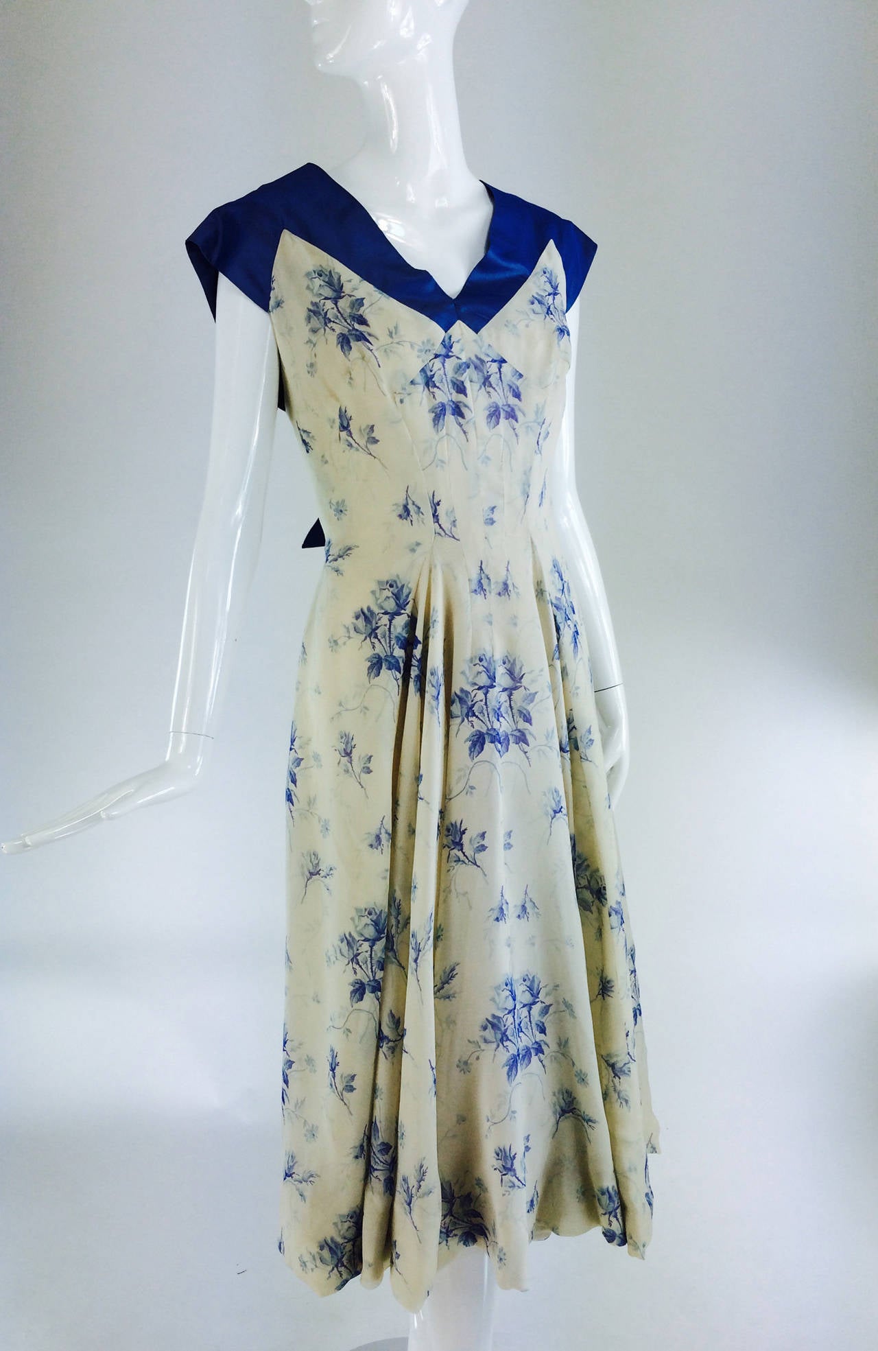 1940s Carven Paris Haute Couture rose print ivory chiffon afternoon dress 5