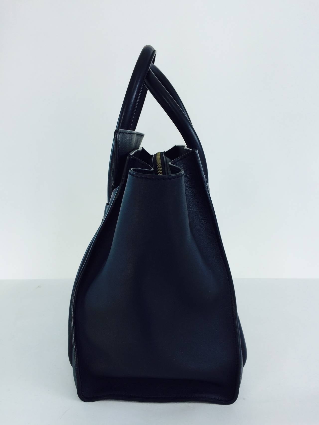 Celine mini luggage tote in navy blue smooth leather In Excellent Condition In West Palm Beach, FL