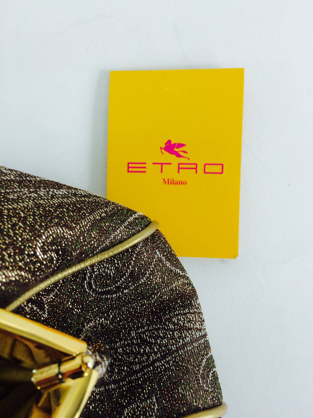Etro metallic paisley gold frame handbag In Excellent Condition In West Palm Beach, FL