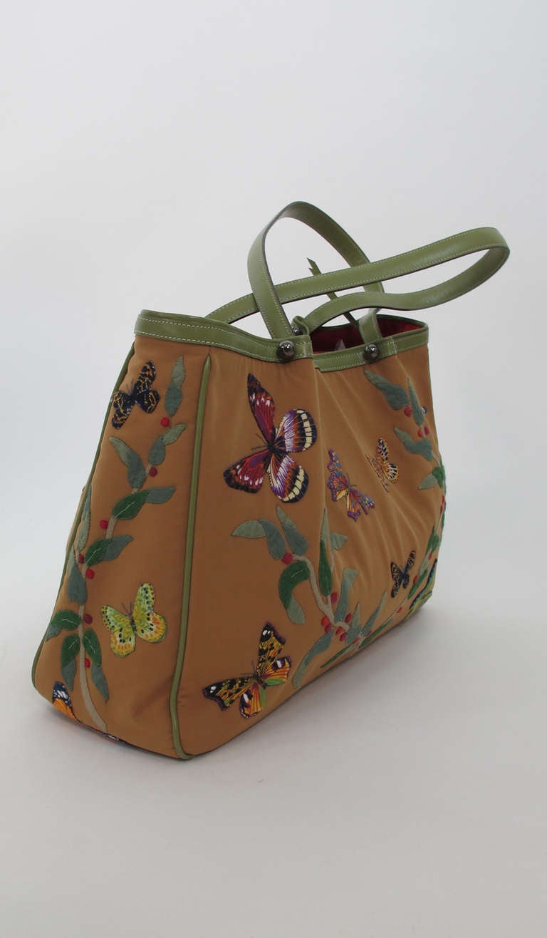 Renaud Pellegrino Paris butterfly appliqued handbag In Excellent Condition In West Palm Beach, FL