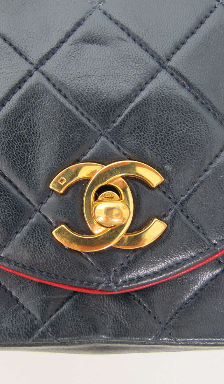 Vintage Chanel navy blue flap shoulder bag 3