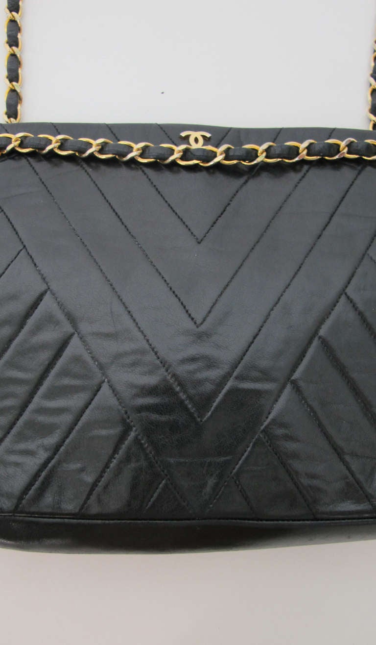 Black Vintage Chanel black chevron quilted chain handbag