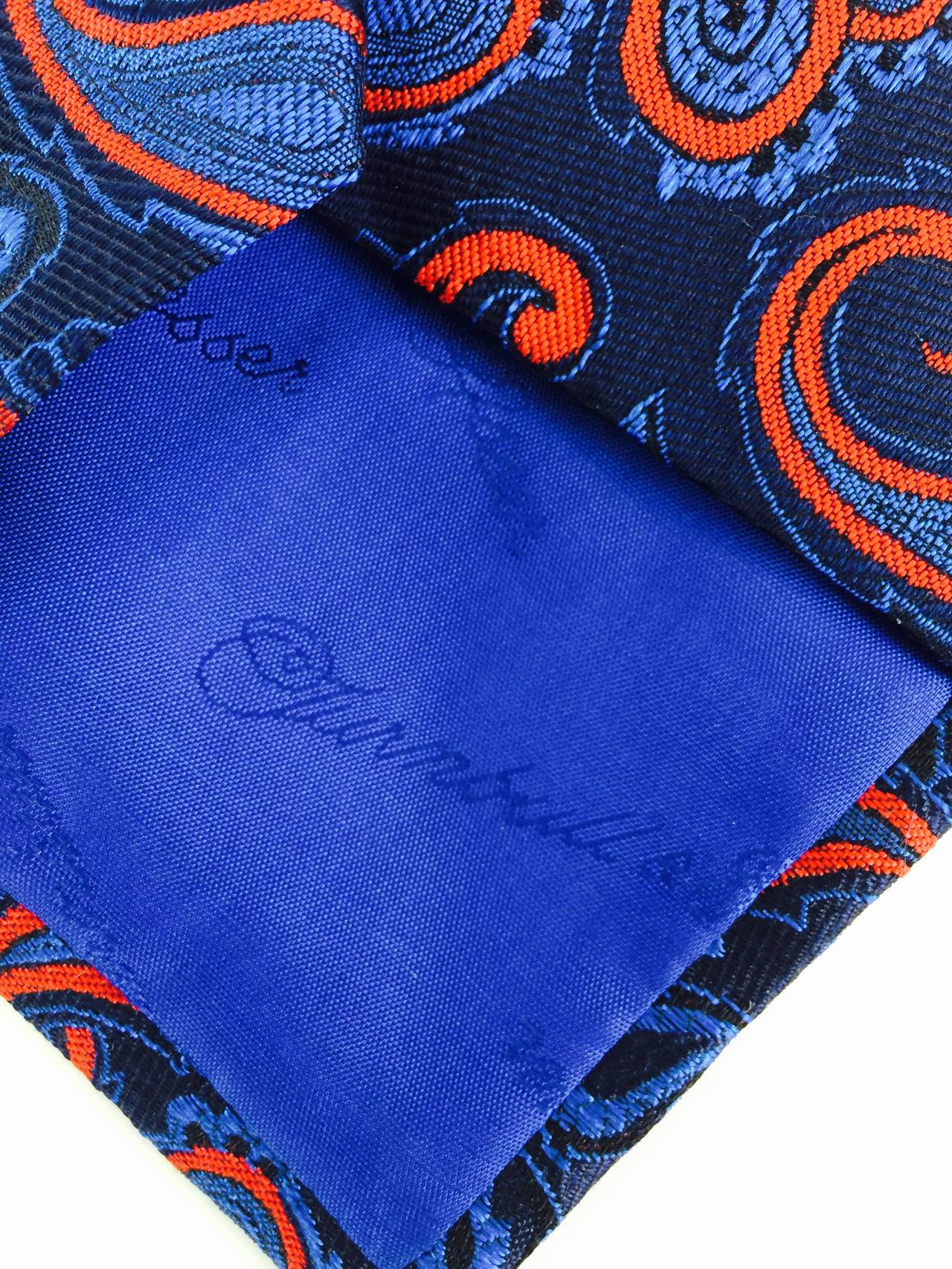 Turnbull & Asser navy blue & red paisley silk twill tie In Excellent Condition In West Palm Beach, FL