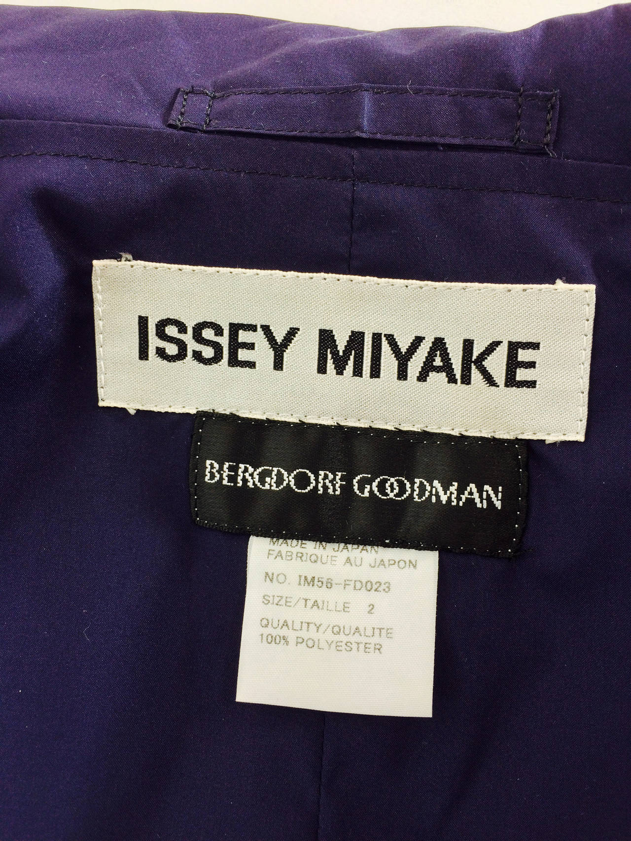 Issey Miyake ink blue curved back ruched band sleeve jacket 3