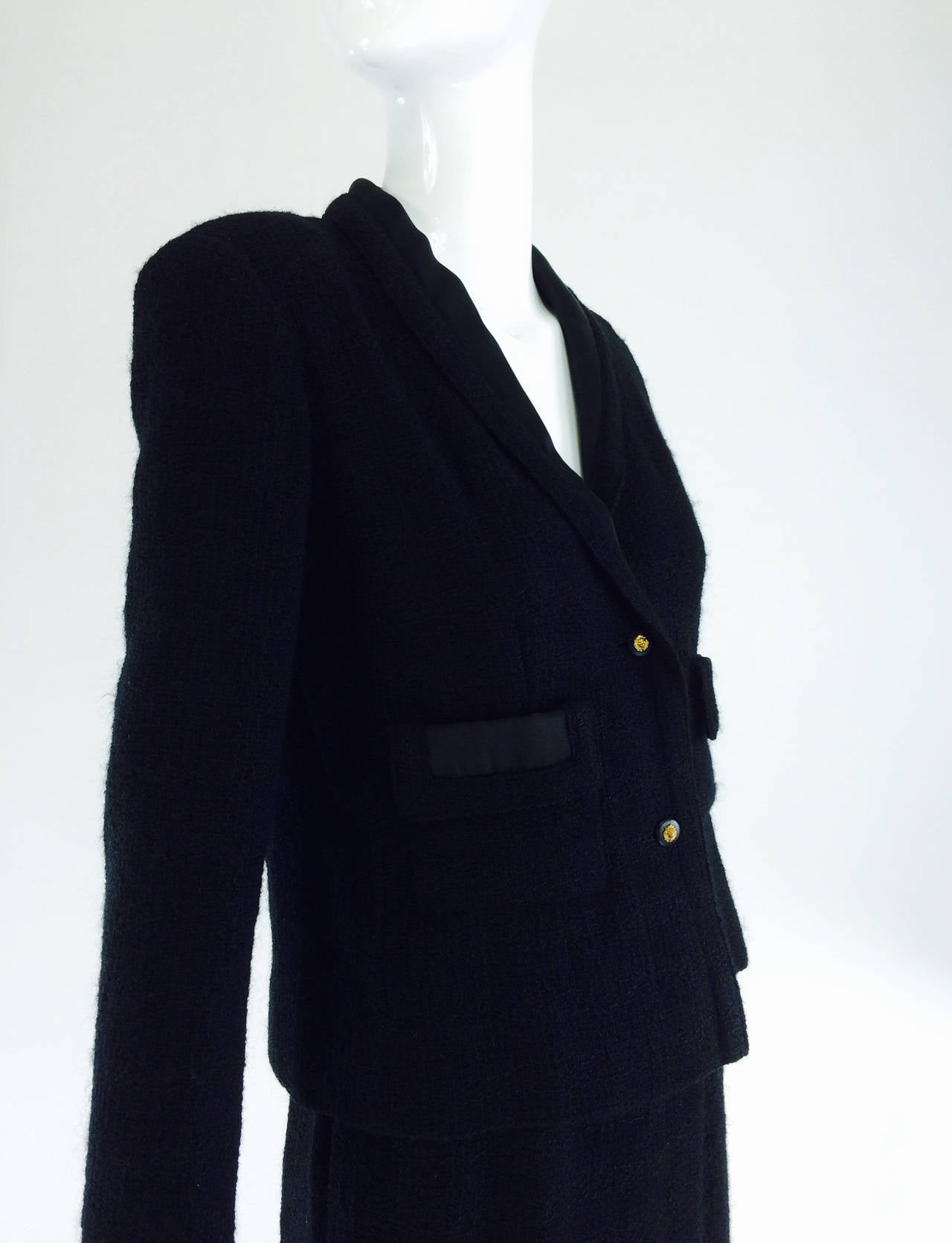 Chanel Creations-Paris Schwarzer Tweed-Wollanzug datiert 11/1/1971 Damen im Angebot