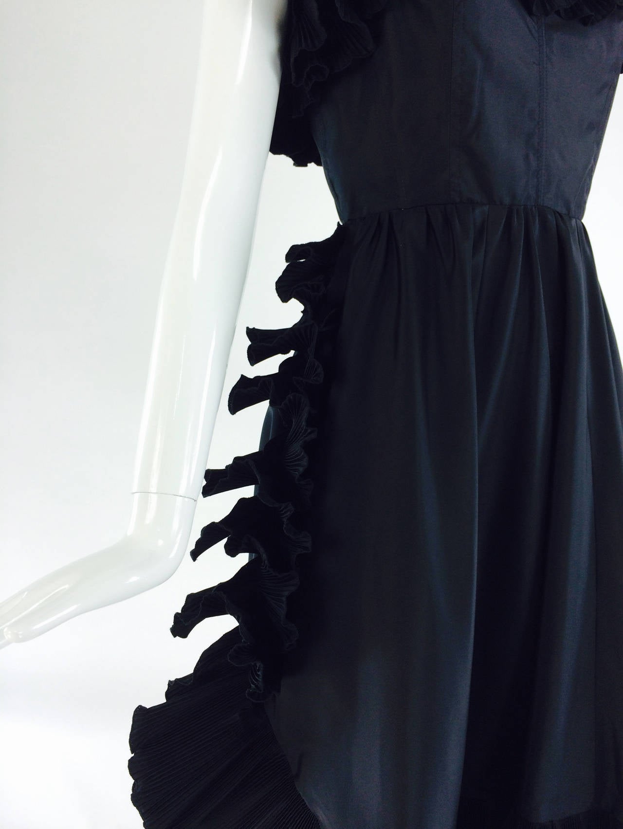 Frank Usher, London black taffeta ruffle pleat trim cocktail dress 1970s In Excellent Condition In West Palm Beach, FL