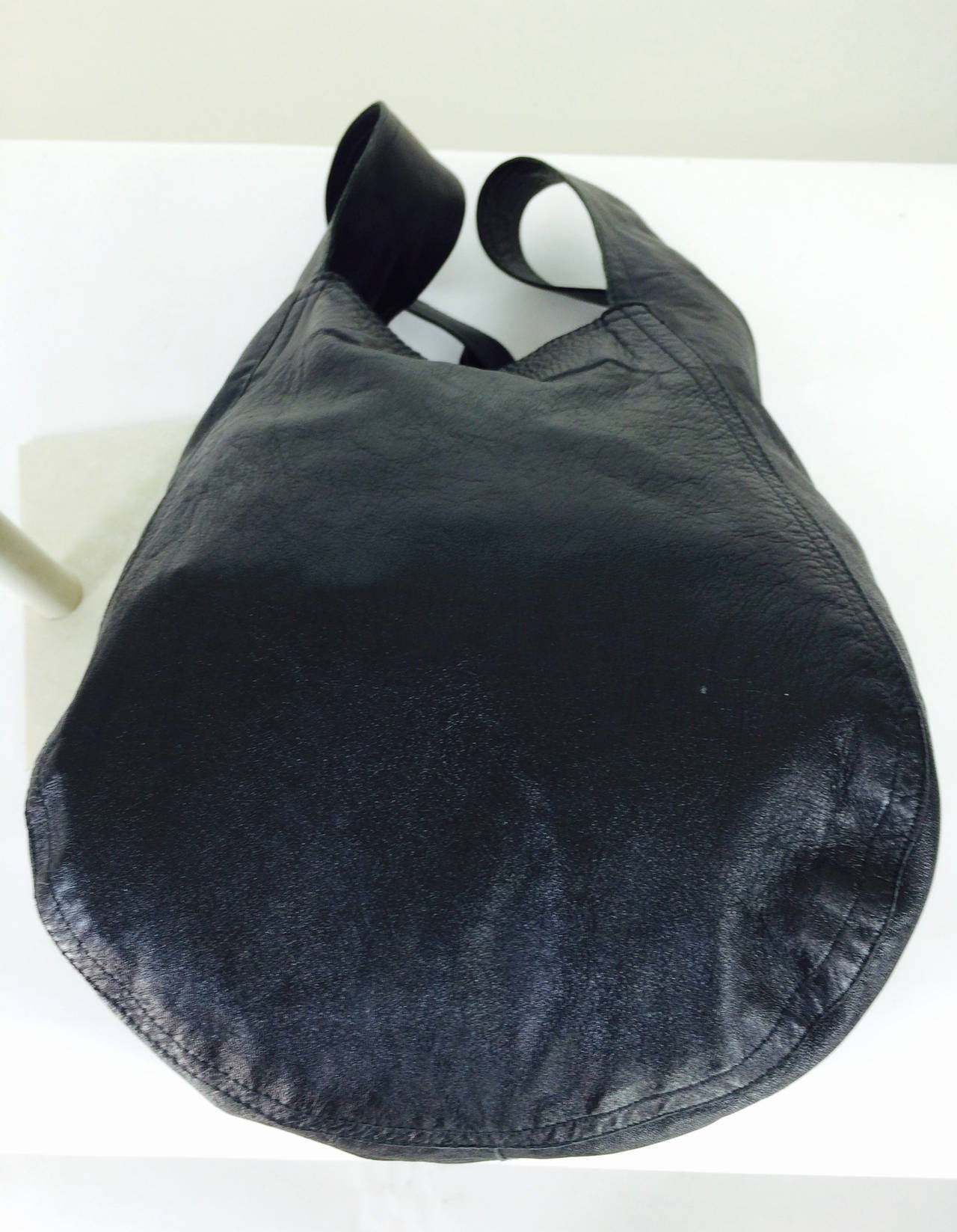Halston black soft leather shoulder bag cover feature WWD Nov. 4, 1974 4