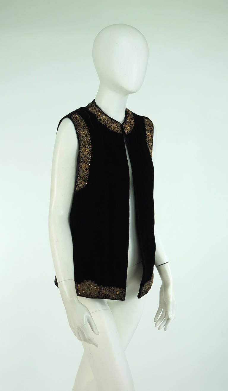 1960s India gold bouillon embroidered velvet vest Bazar Boutique In New Condition In West Palm Beach, FL