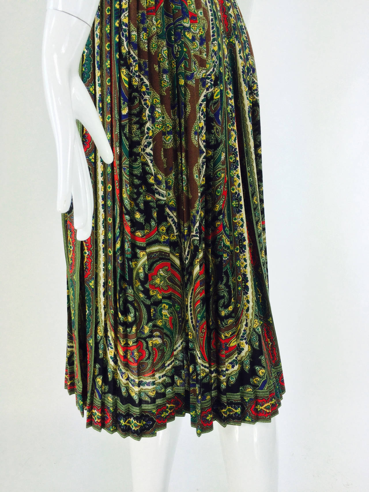Kenzo paisley pleated side button skirt 1970s In Excellent Condition In West Palm Beach, FL