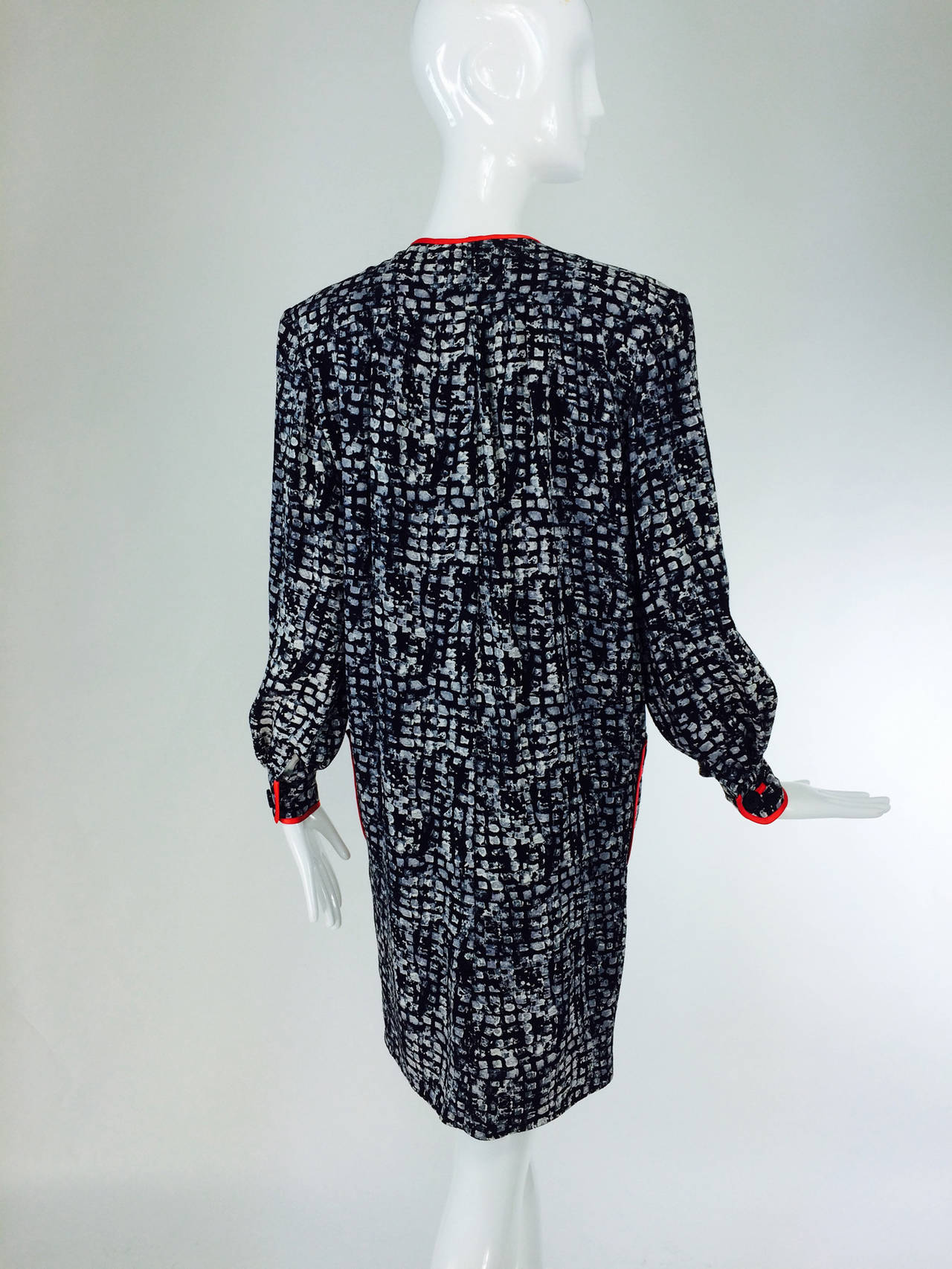 Stanley Platos black white and coral long sleeve shift dress For Sale ...